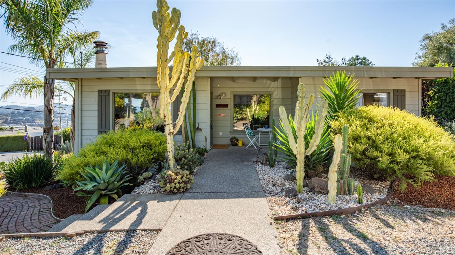 901 Centro Way