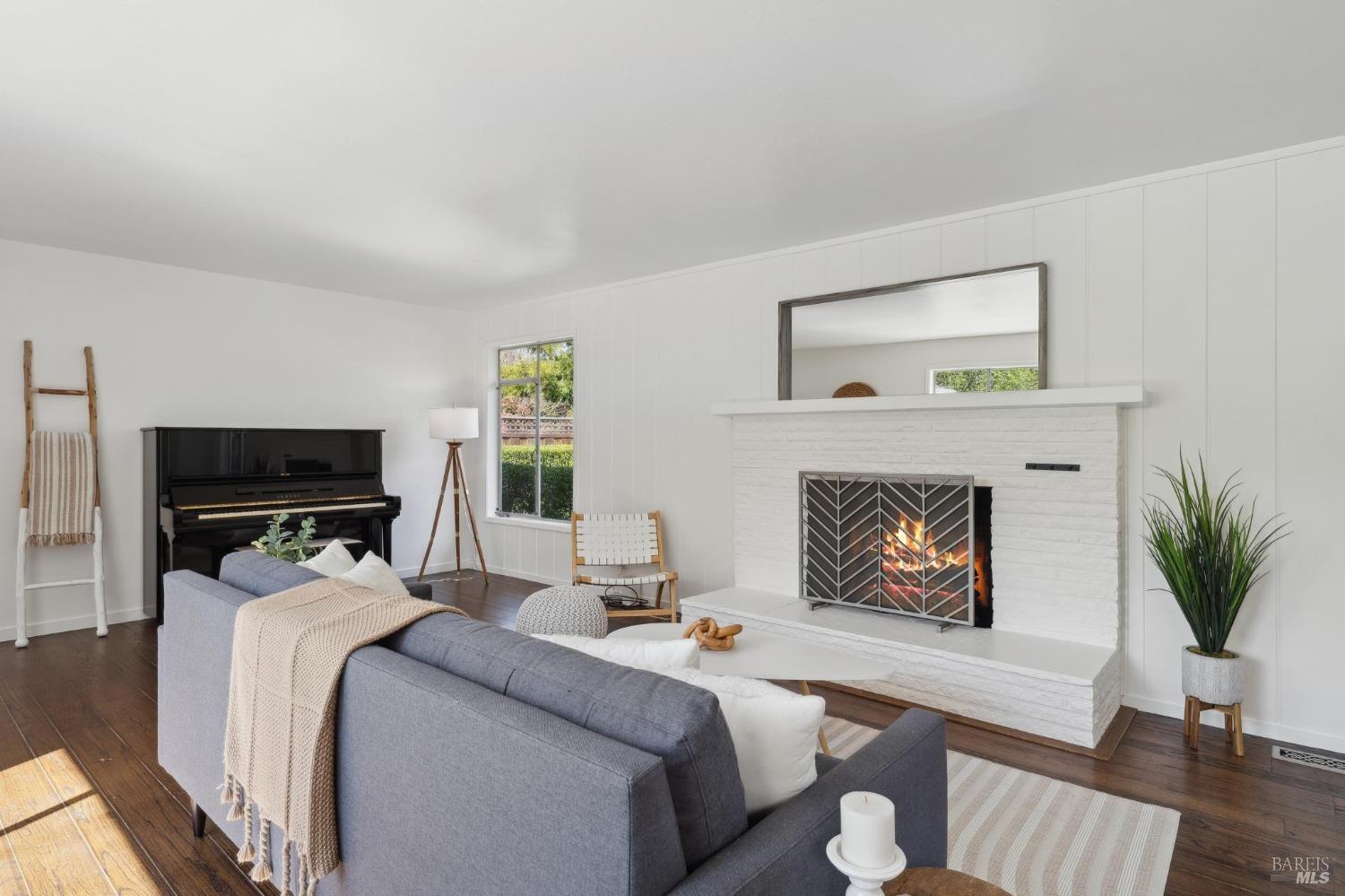 2183 Vineyard Road