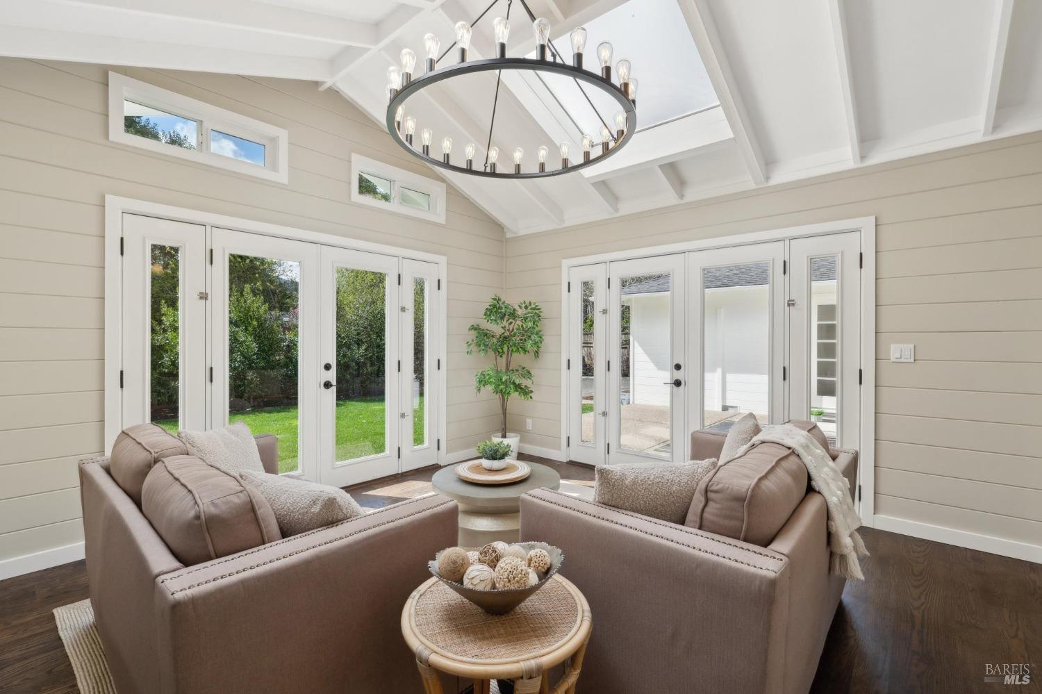2183 Vineyard Road