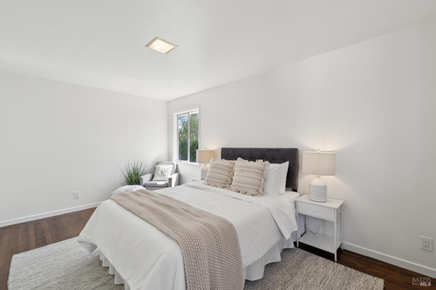 2183 Vineyard Road