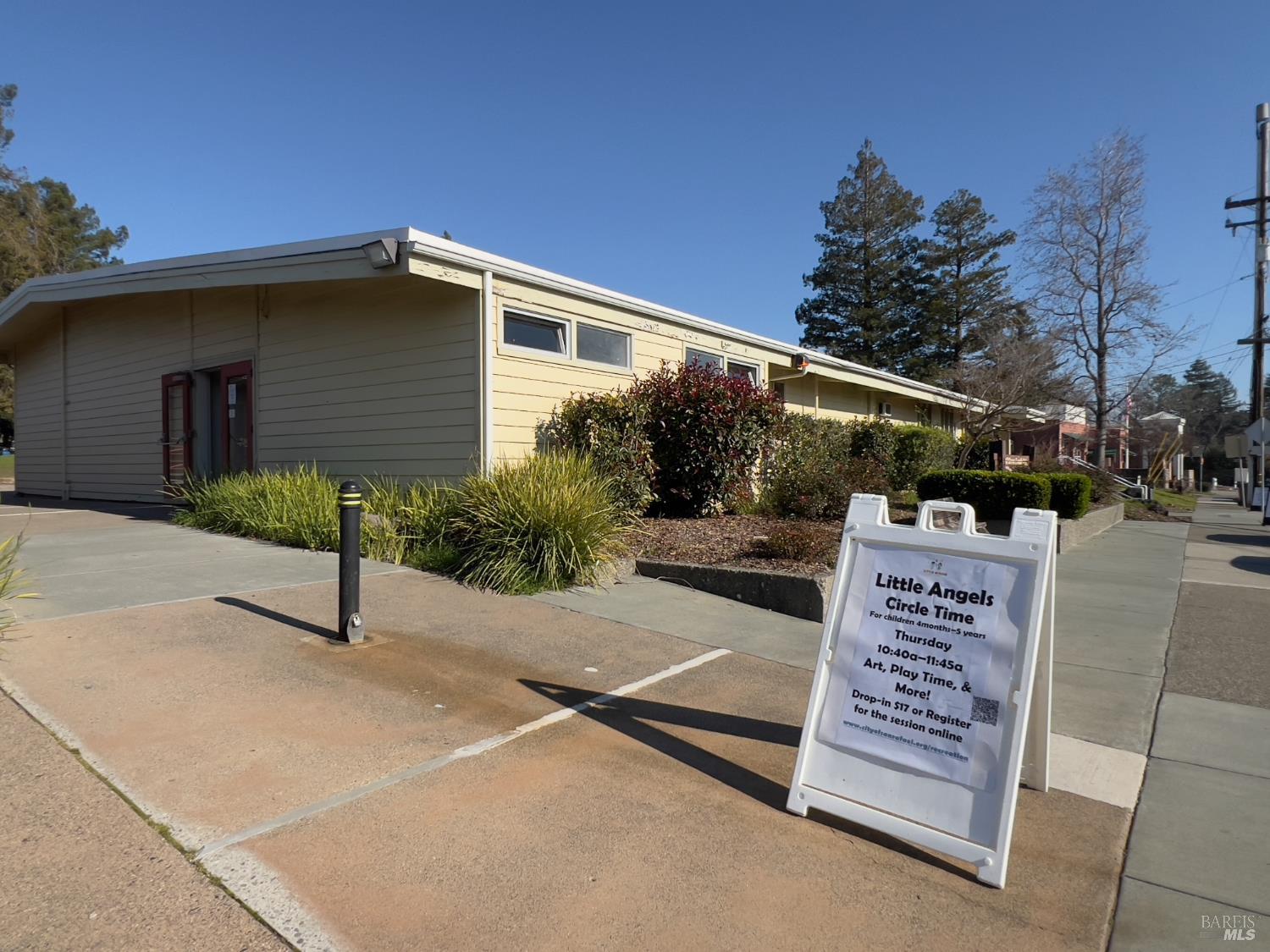 829 Las Pavadas Avenue