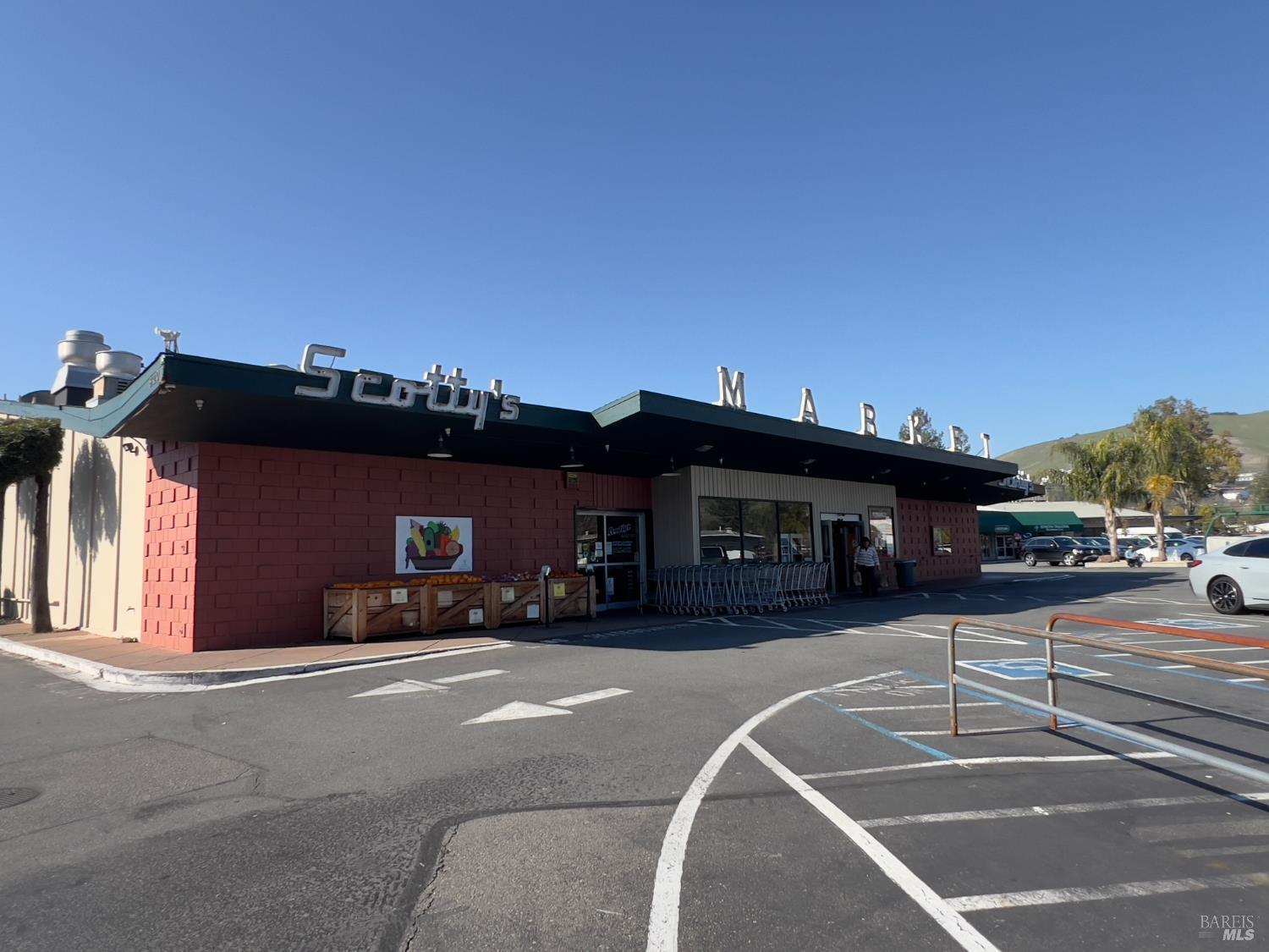 829 Las Pavadas Avenue