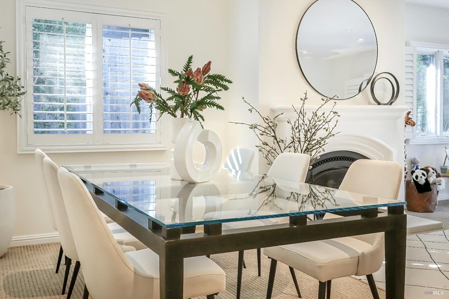 829 Las Pavadas Avenue