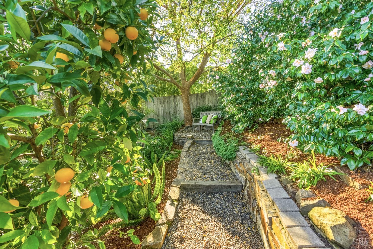 829 Las Pavadas Avenue