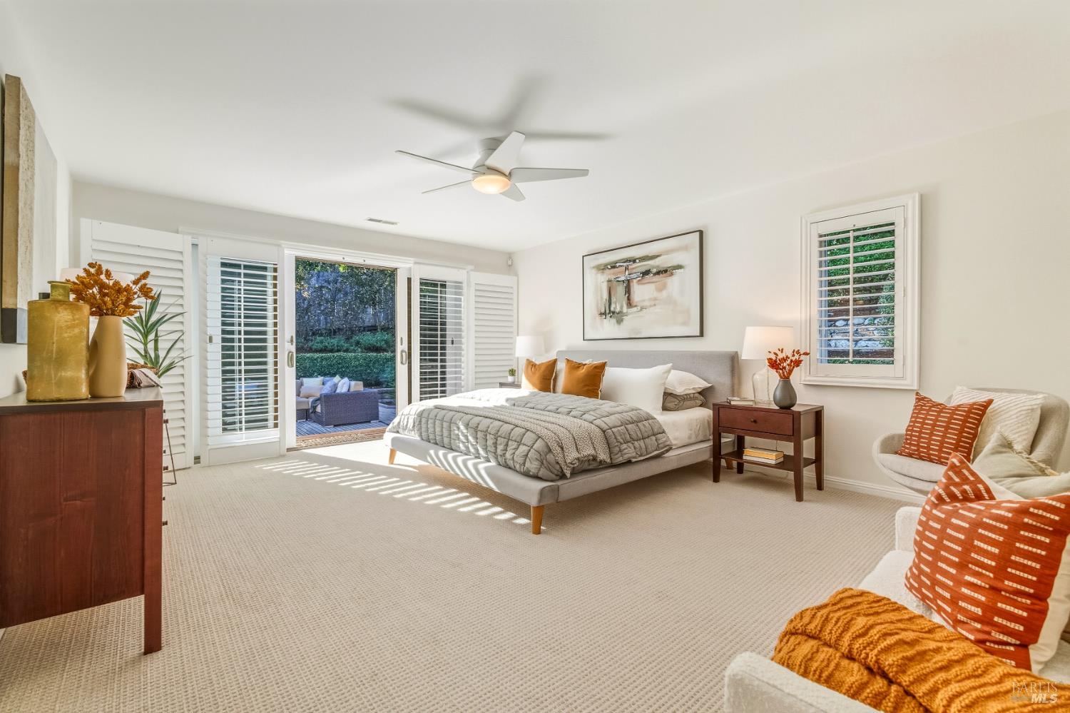 829 Las Pavadas Avenue