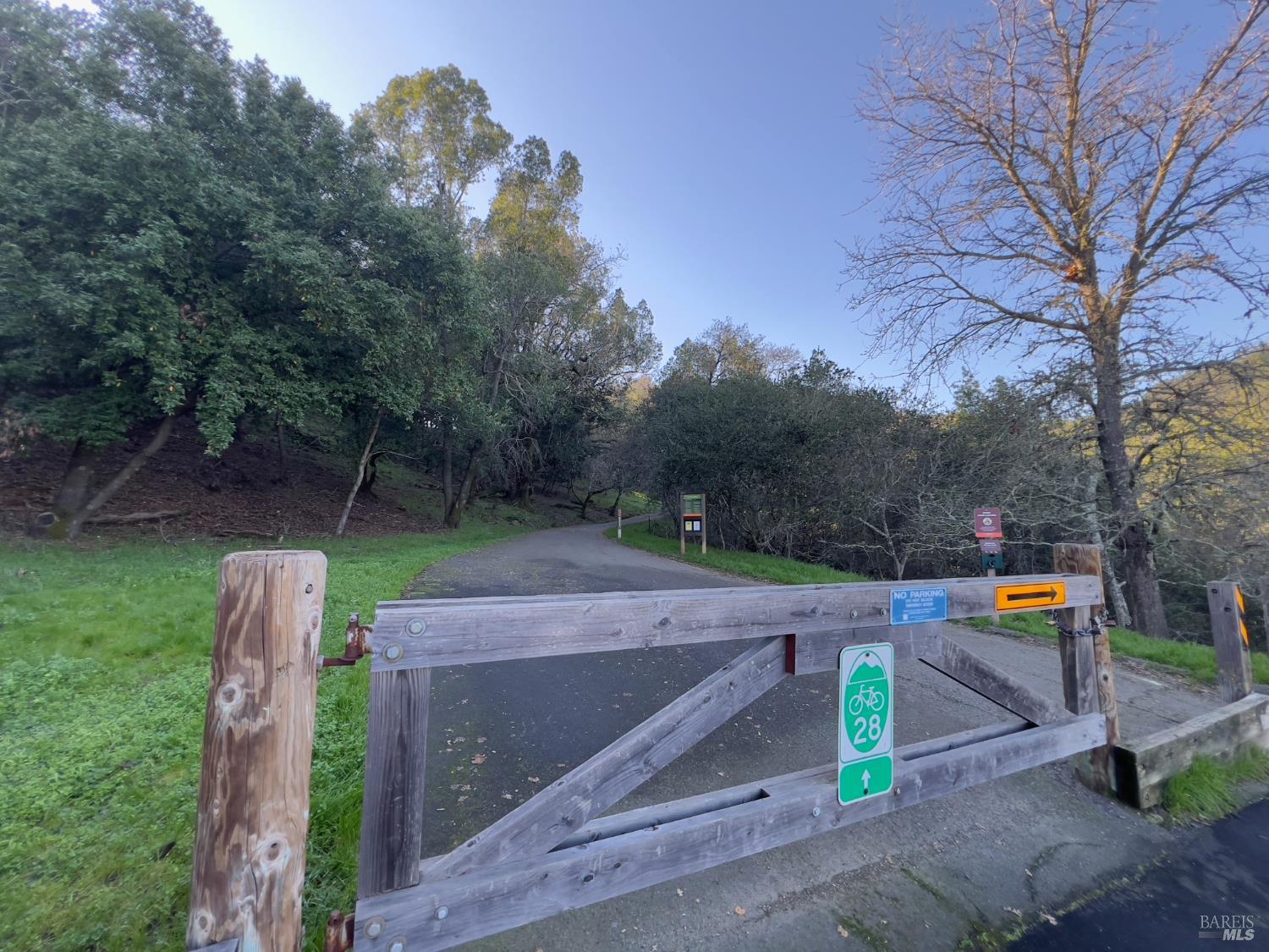 829 Las Pavadas Avenue