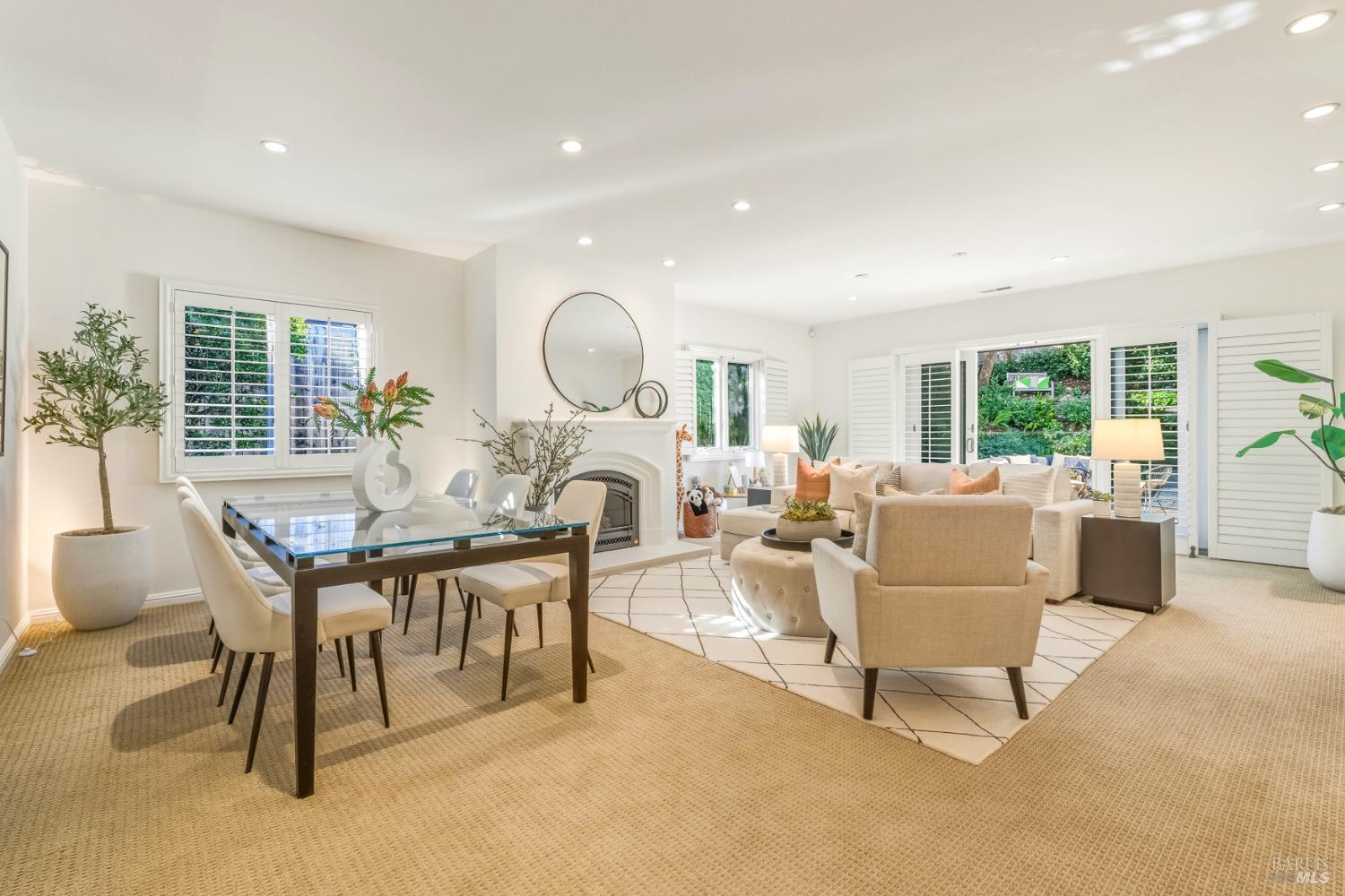 829 Las Pavadas Avenue