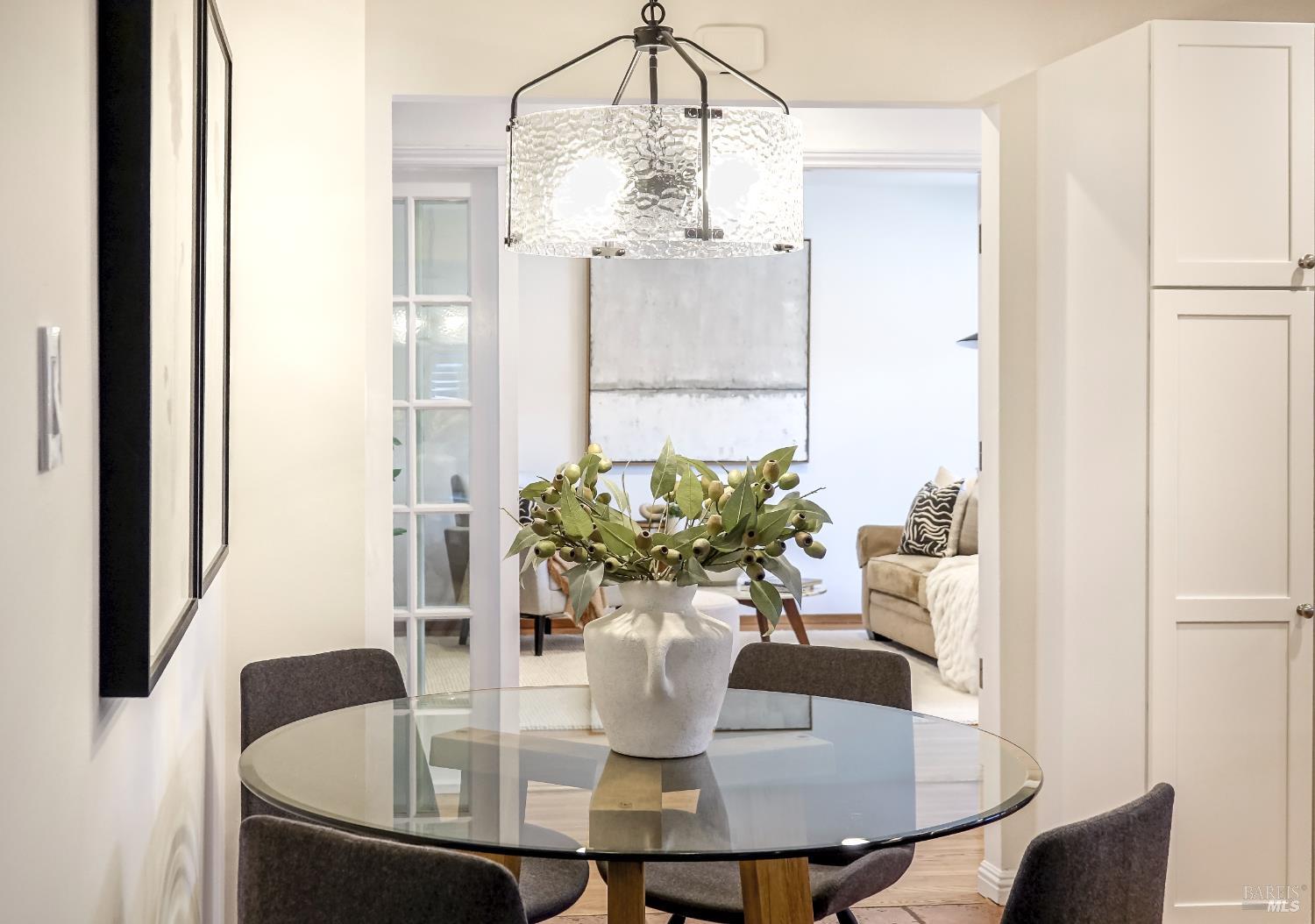 829 Las Pavadas Avenue