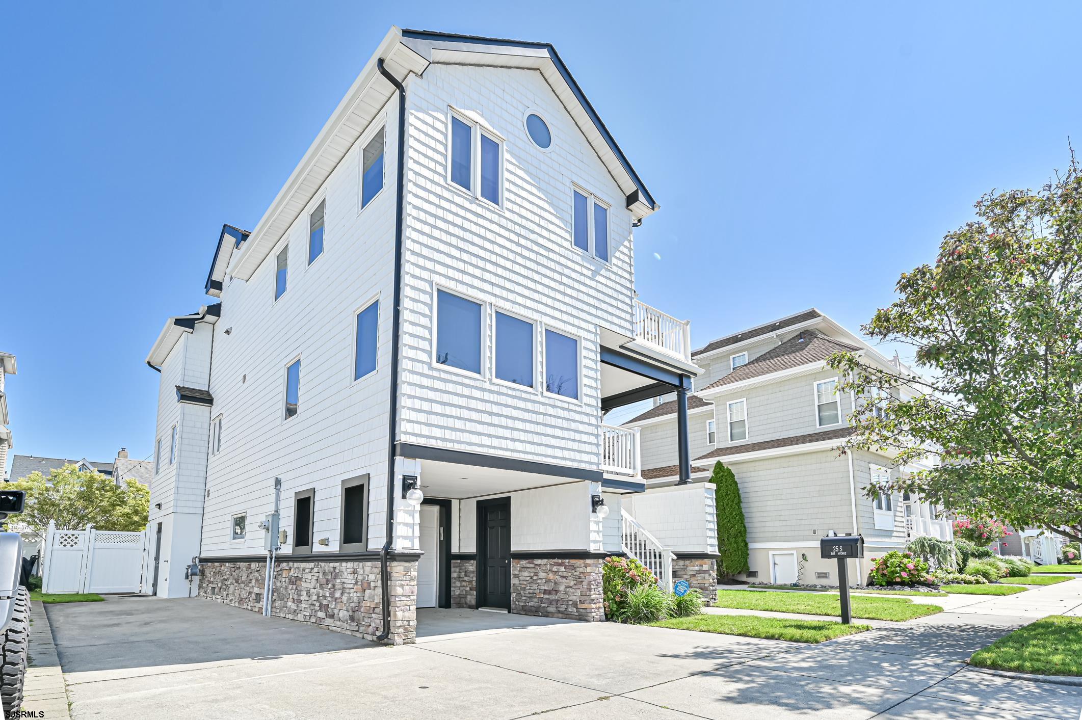 25 S 31st Ave