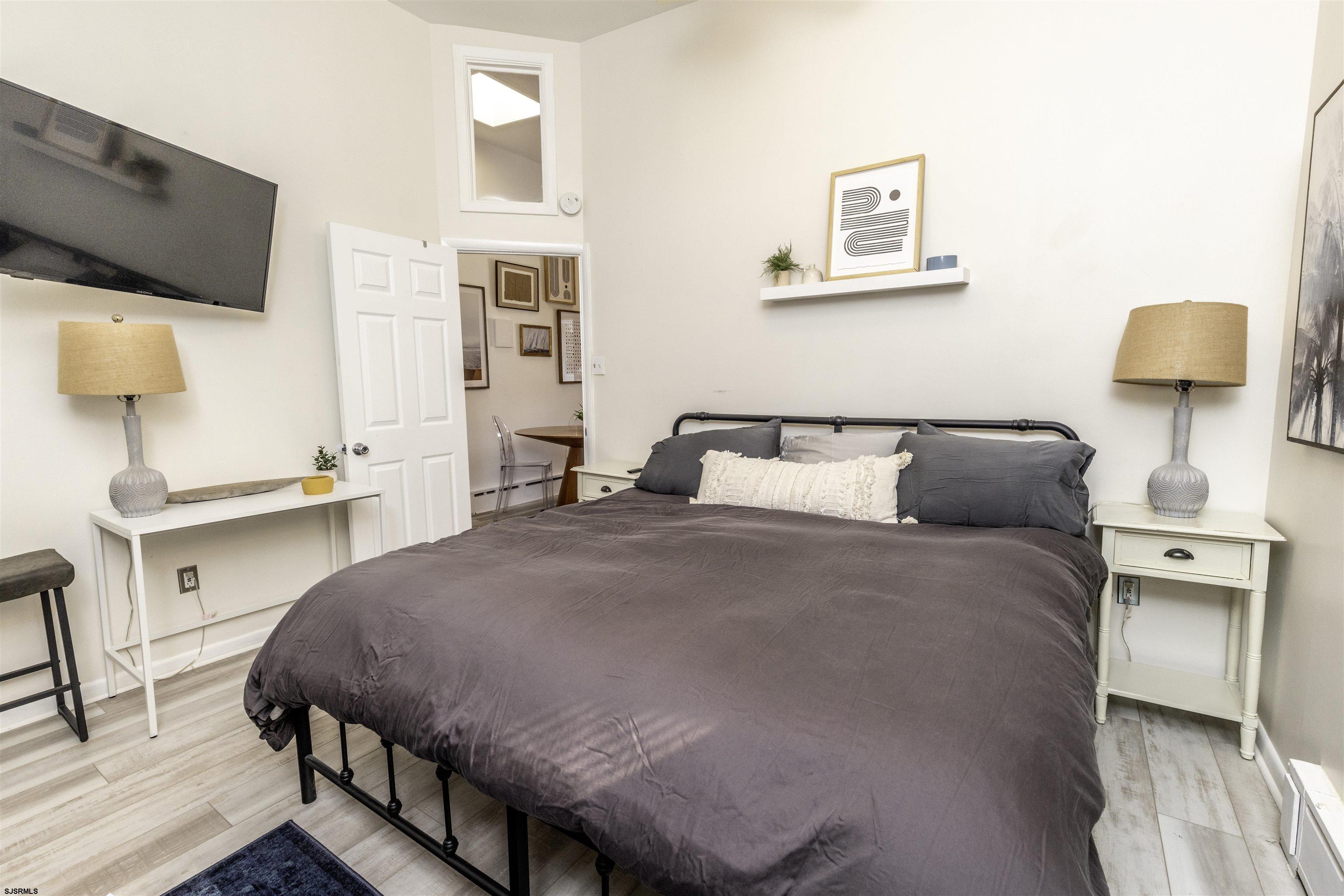 4825 Atlantic Ave Unit: 3