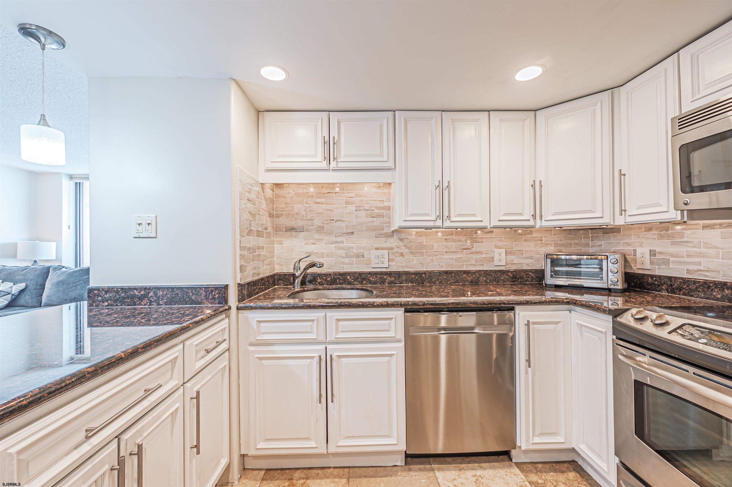 5200 Boardwalk #804 Unit: 8D