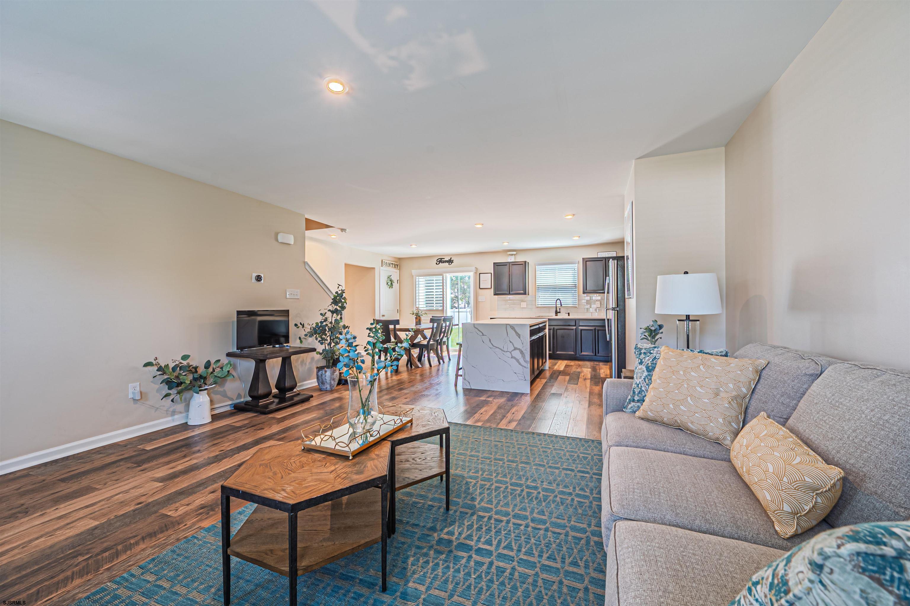 103 Galleria Dr
