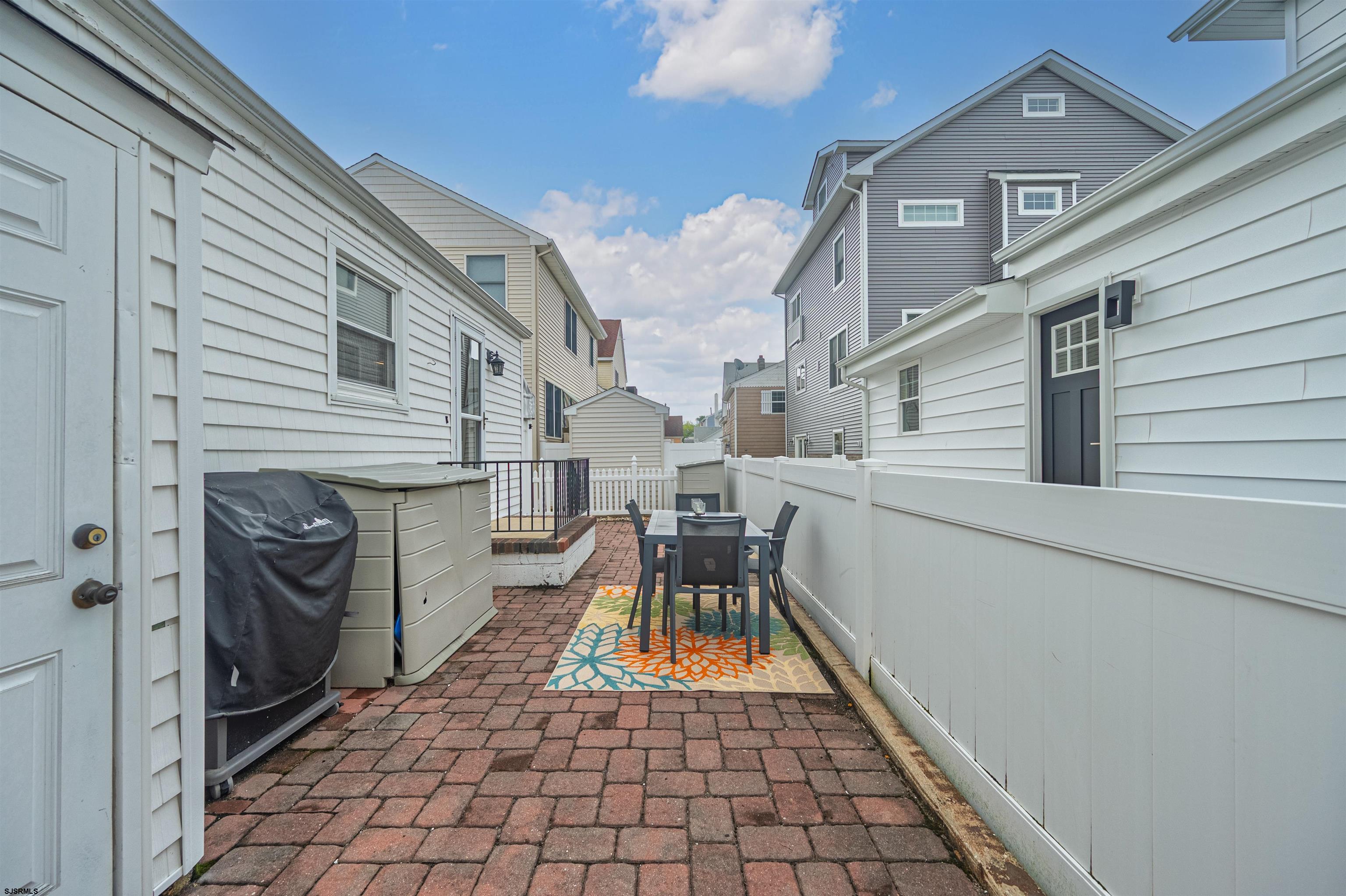 112 N Argyle Ave