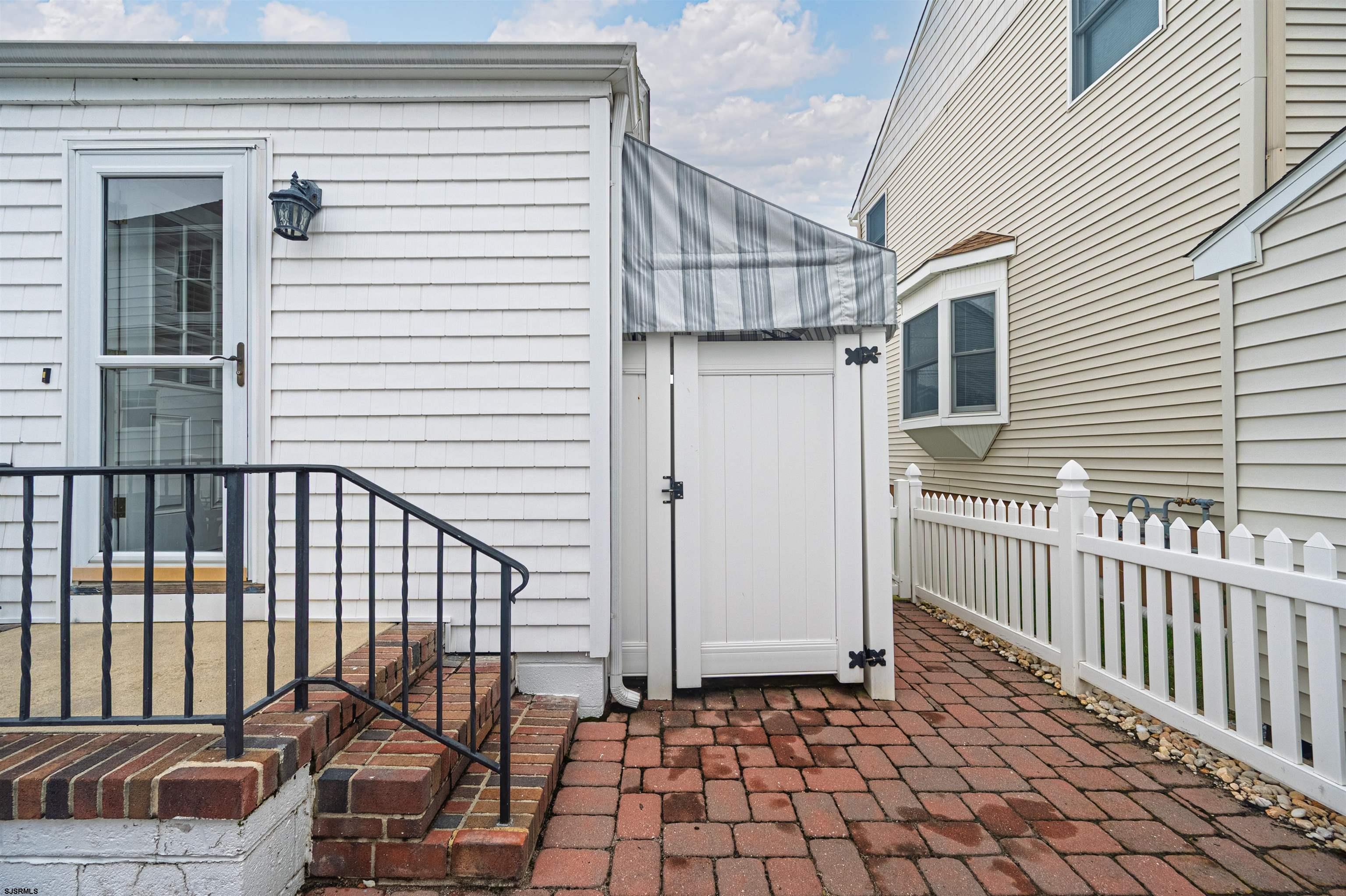 112 N Argyle Ave