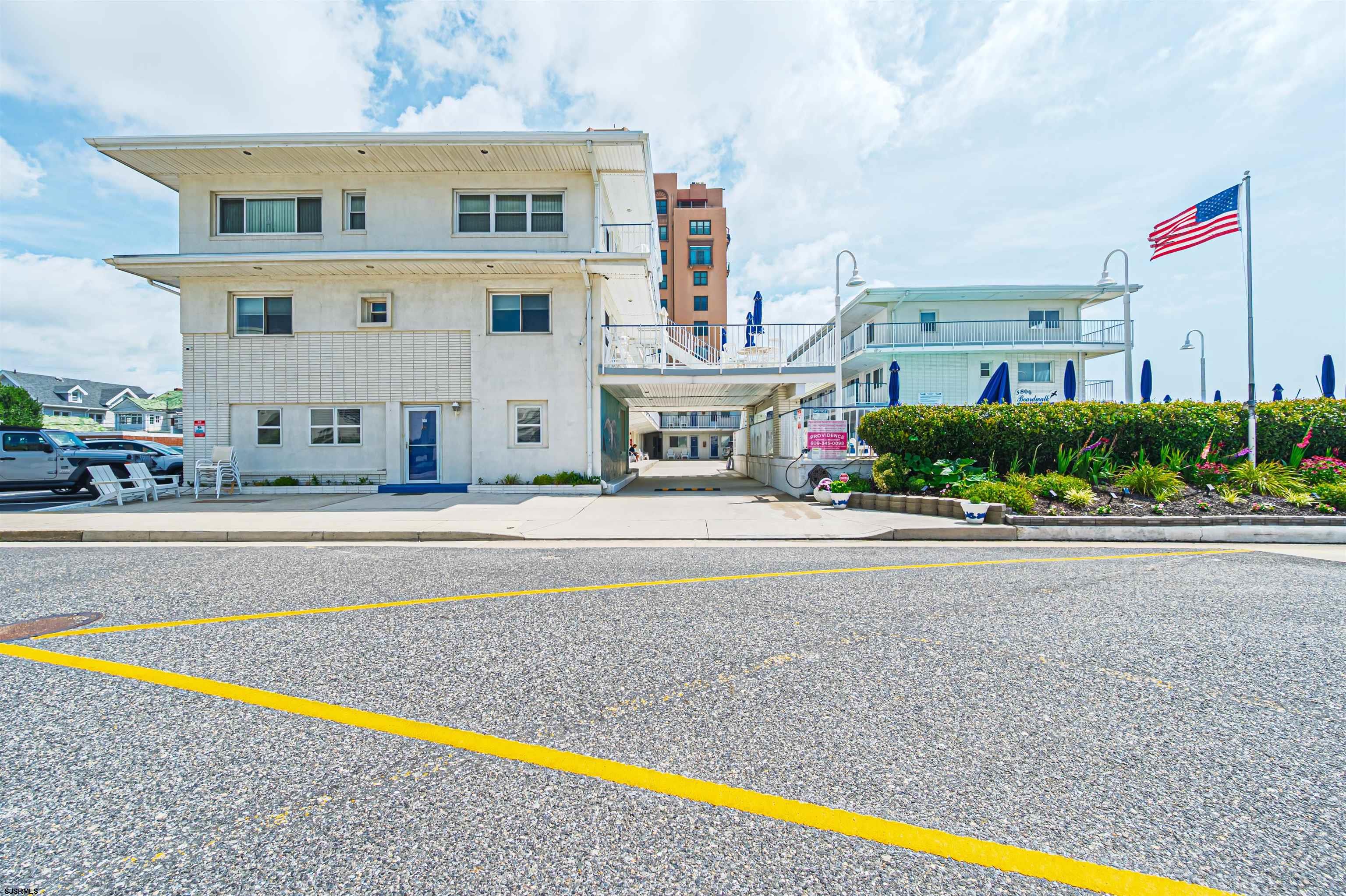 111 S Dudley Ave Unit: 206