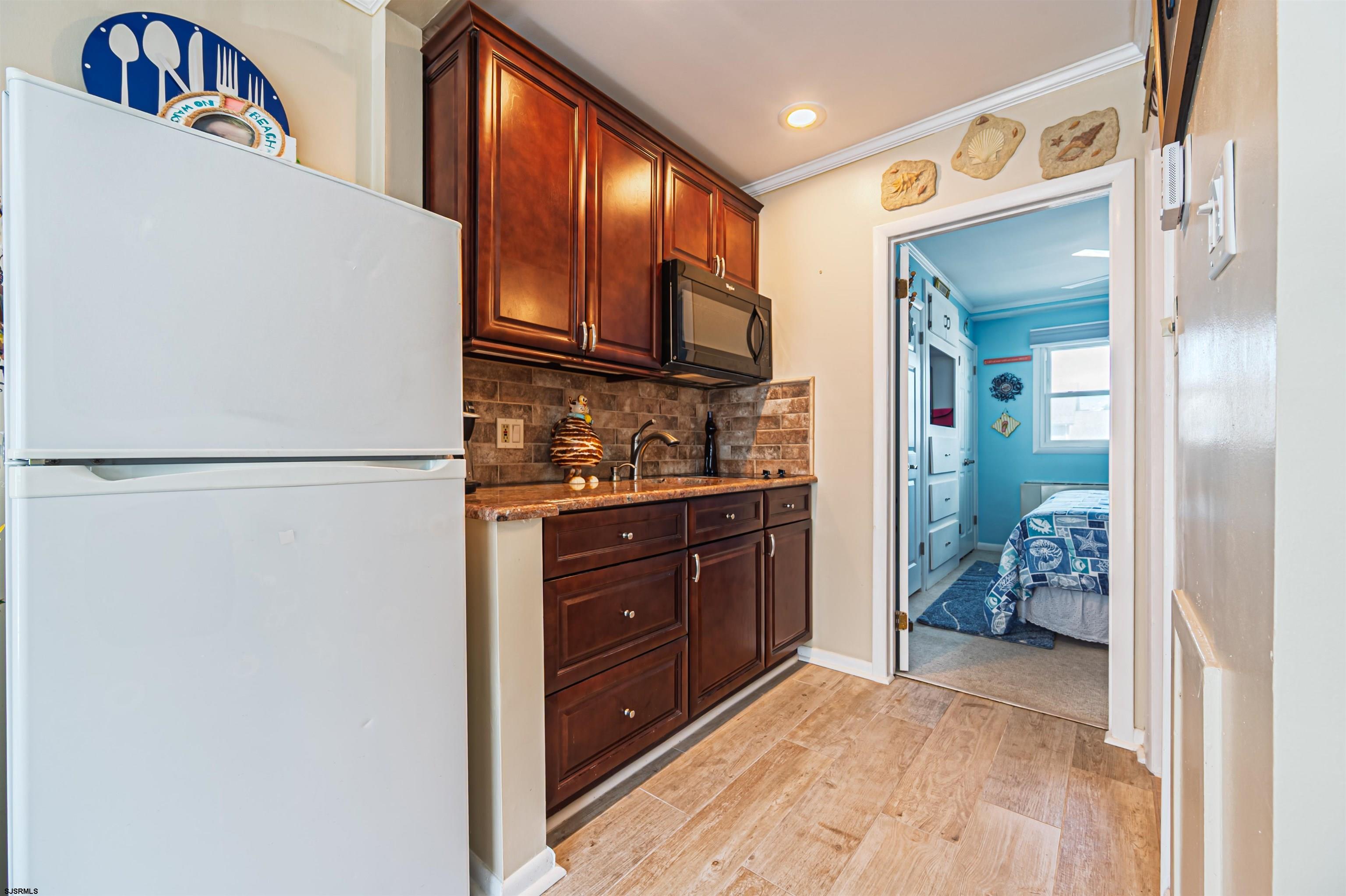 111 S Dudley Ave Unit: 206