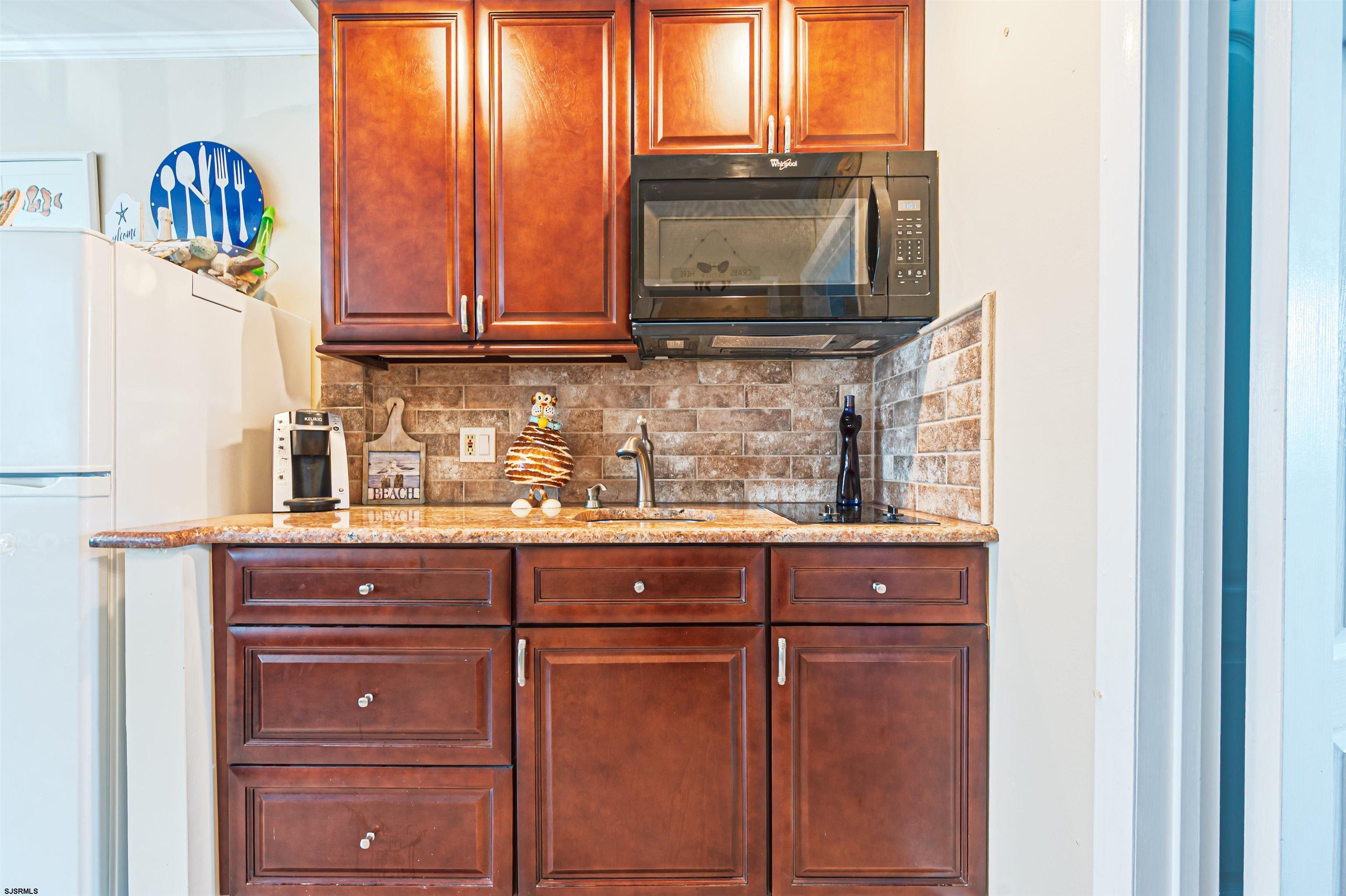 111 S Dudley Ave Unit: 206