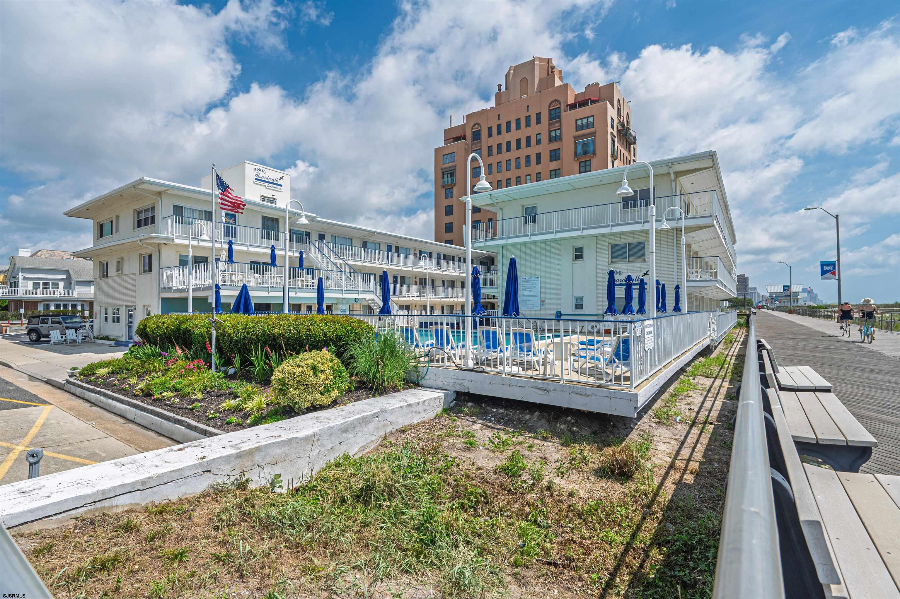 111 S Dudley Ave Unit: 206