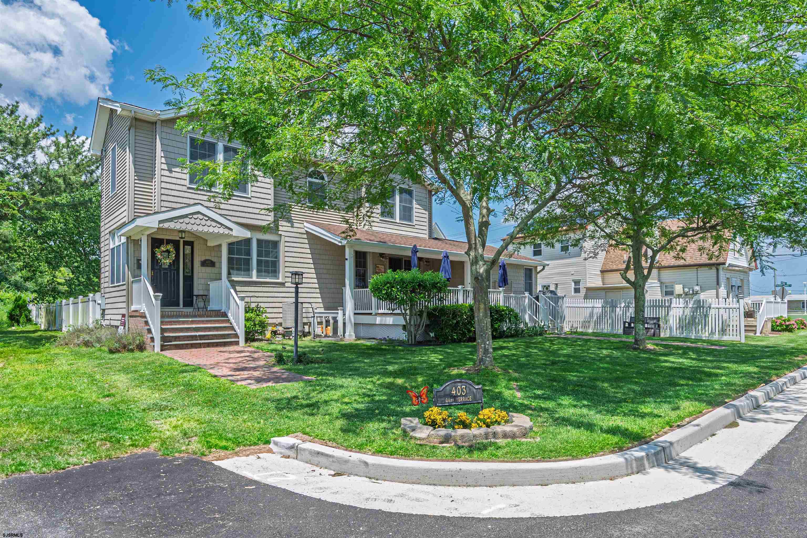 403 N Oak Terrace