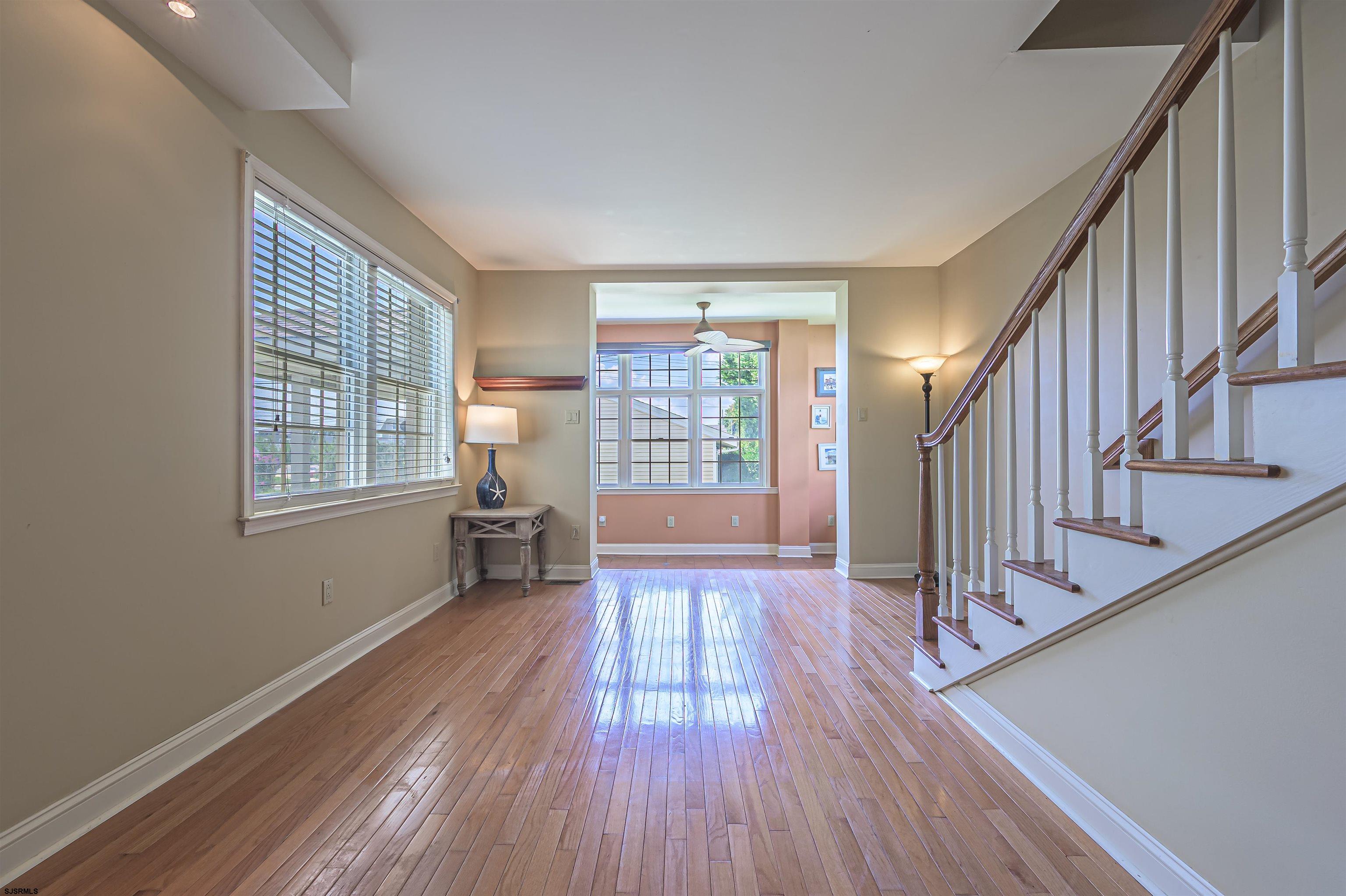 403 N Oak Terrace
