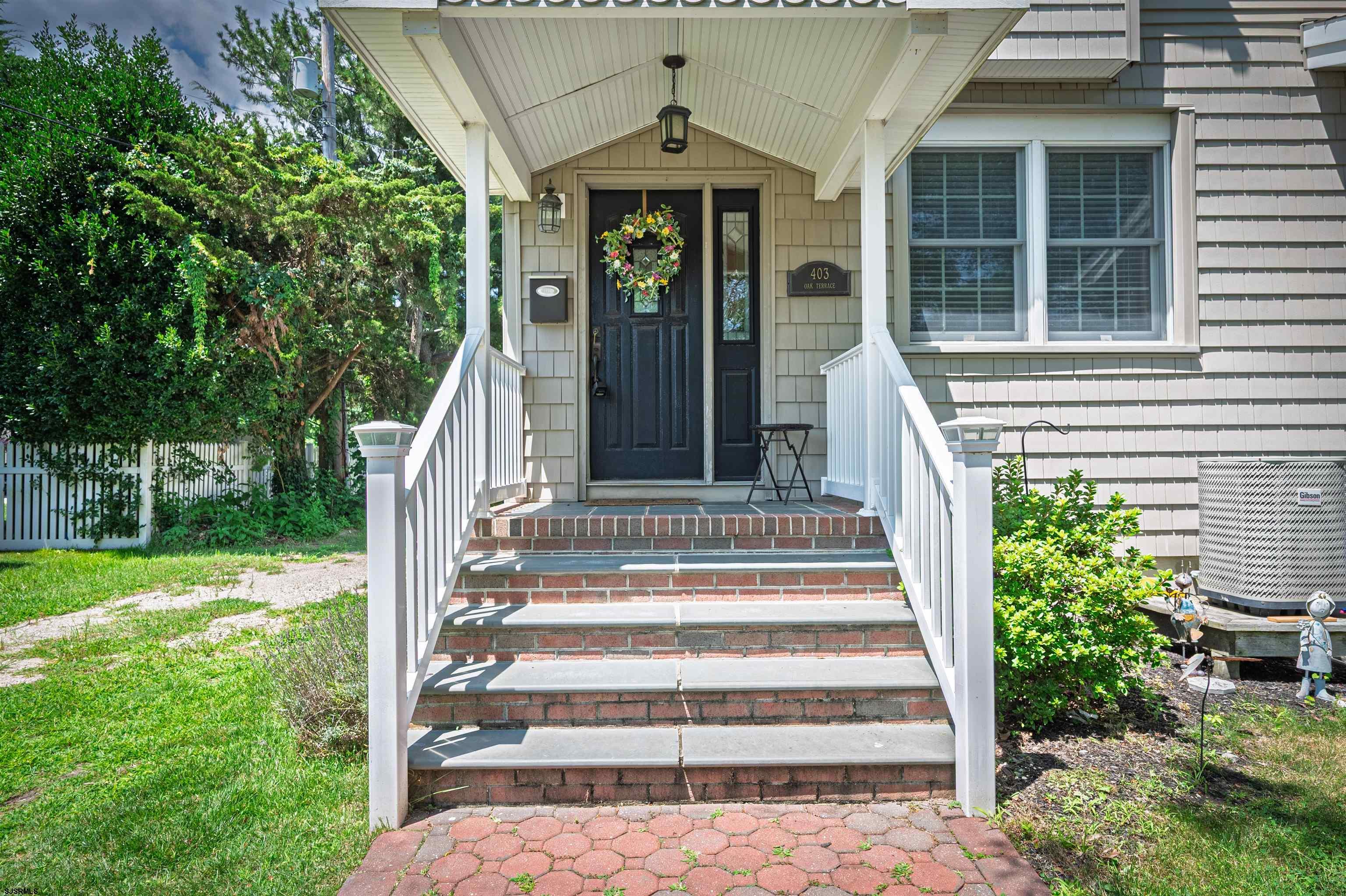 403 N Oak Terrace