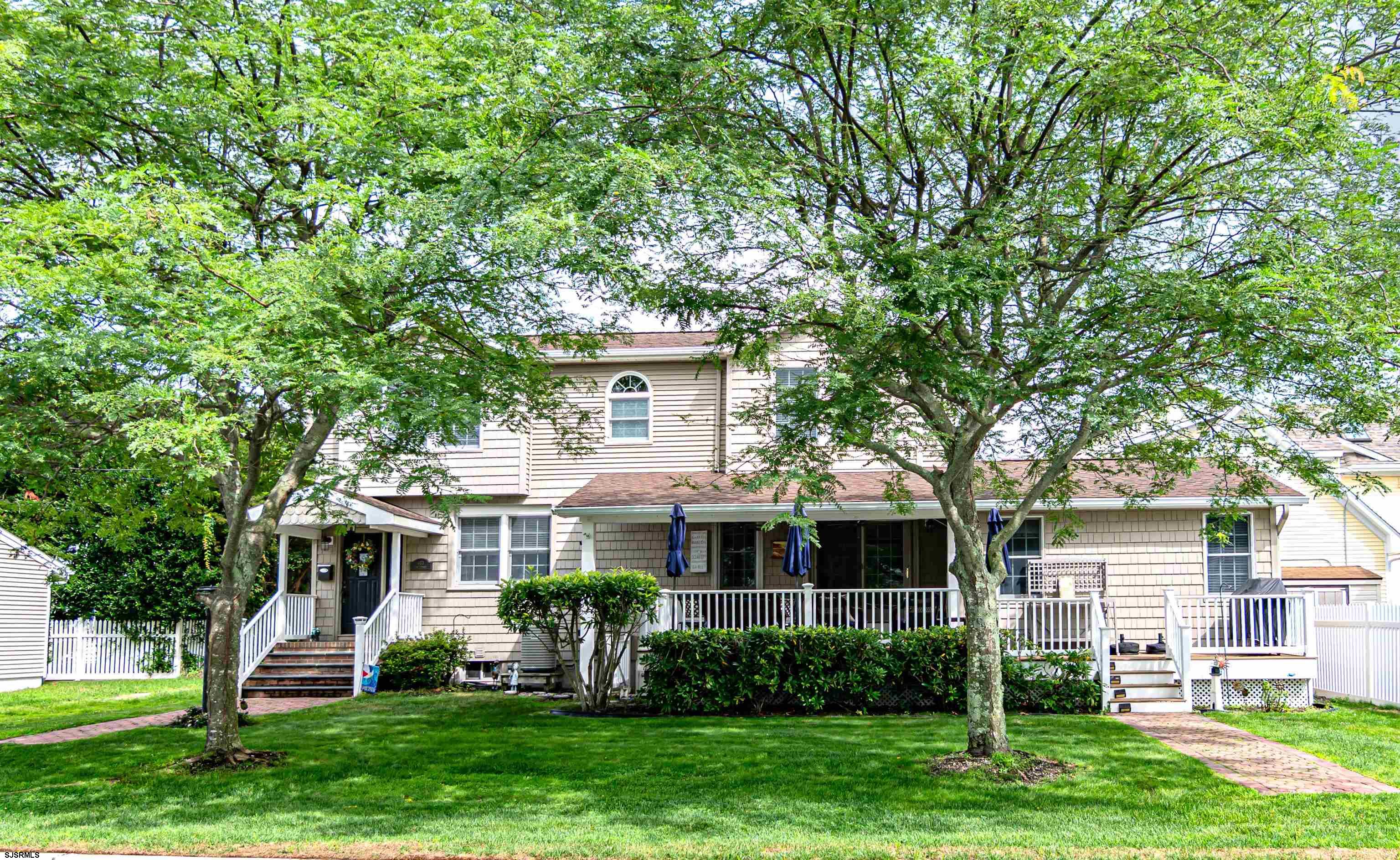 403 N Oak Terrace