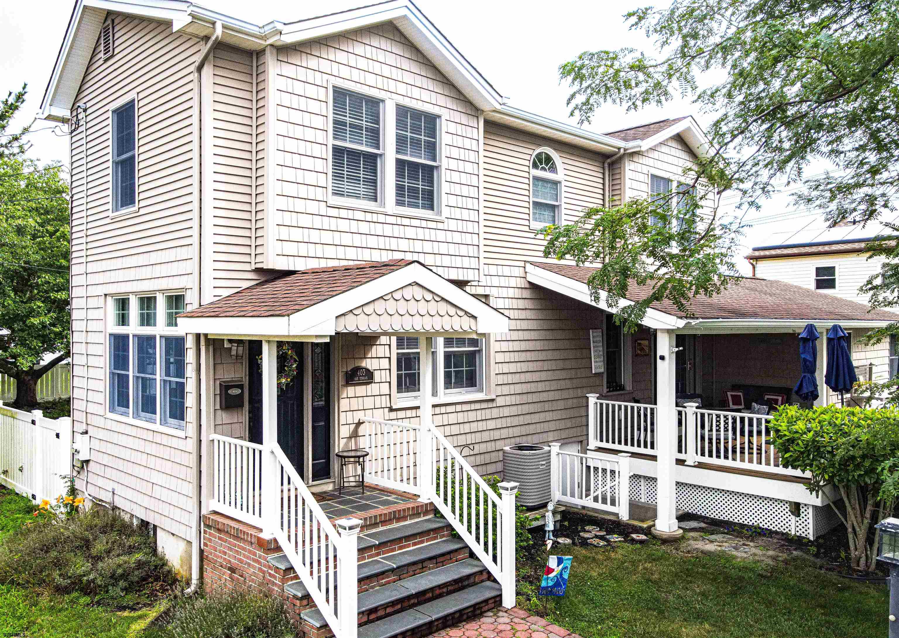 403 N Oak Terrace