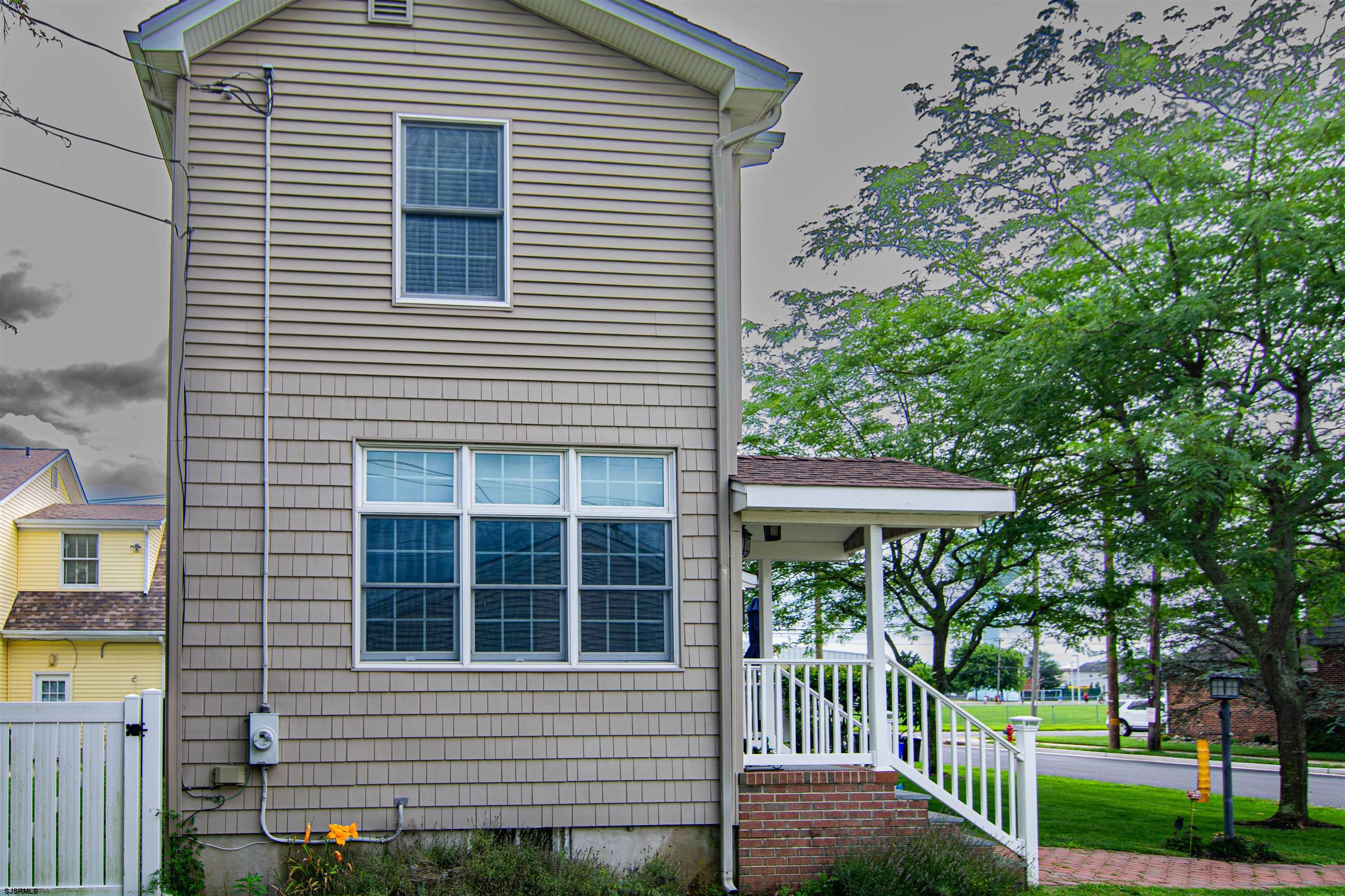 403 N Oak Terrace