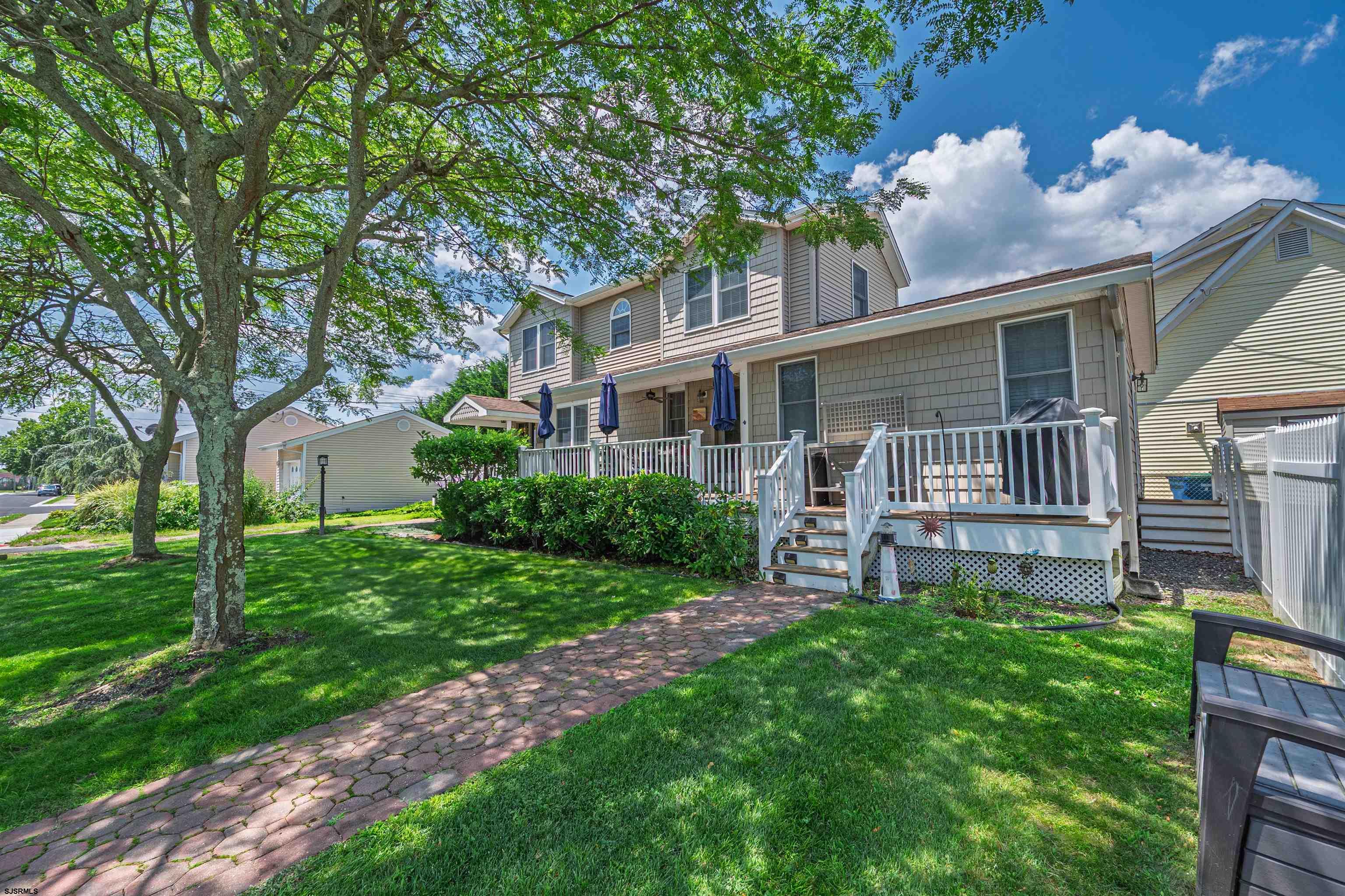 403 N Oak Terrace