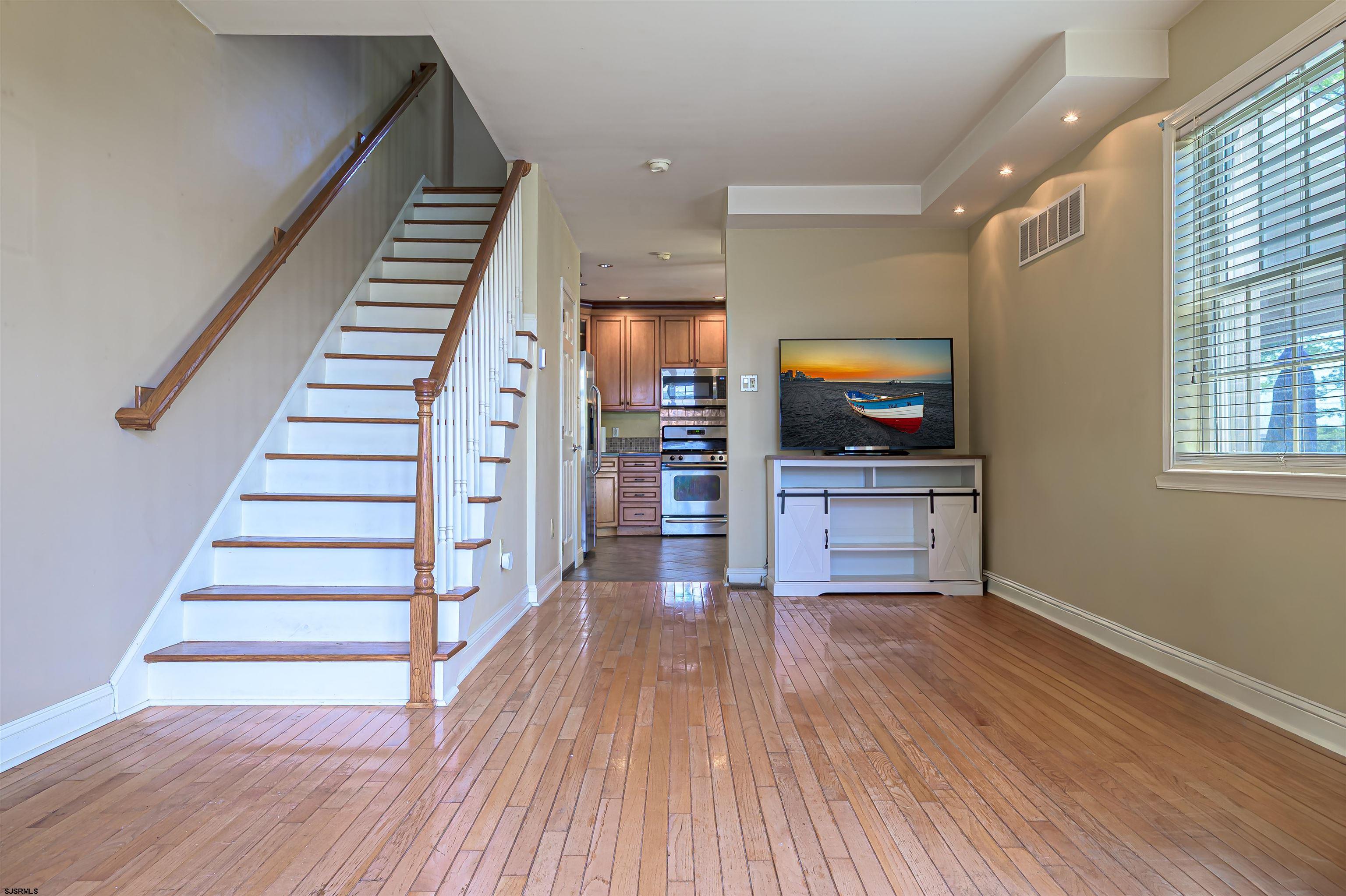 403 N Oak Terrace