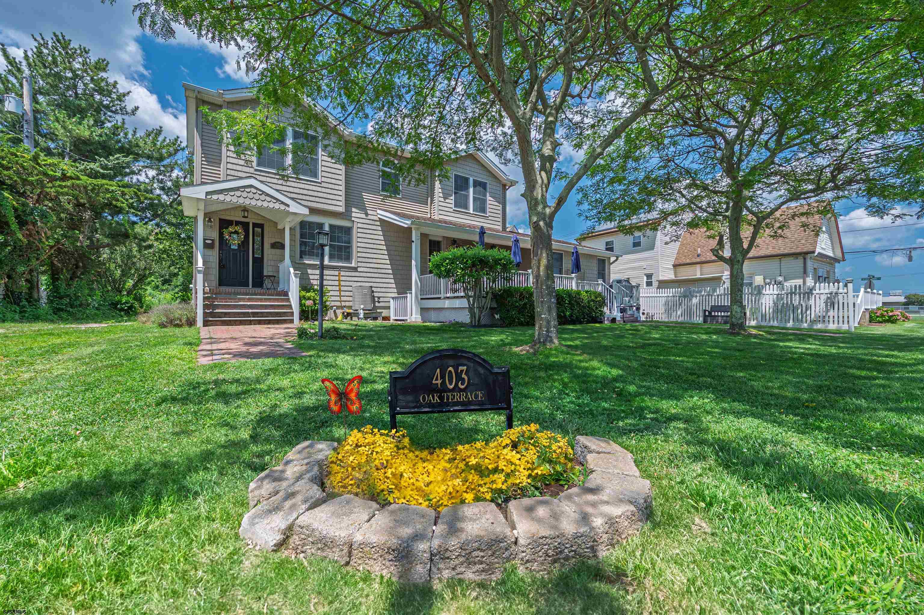 403 N Oak Terrace