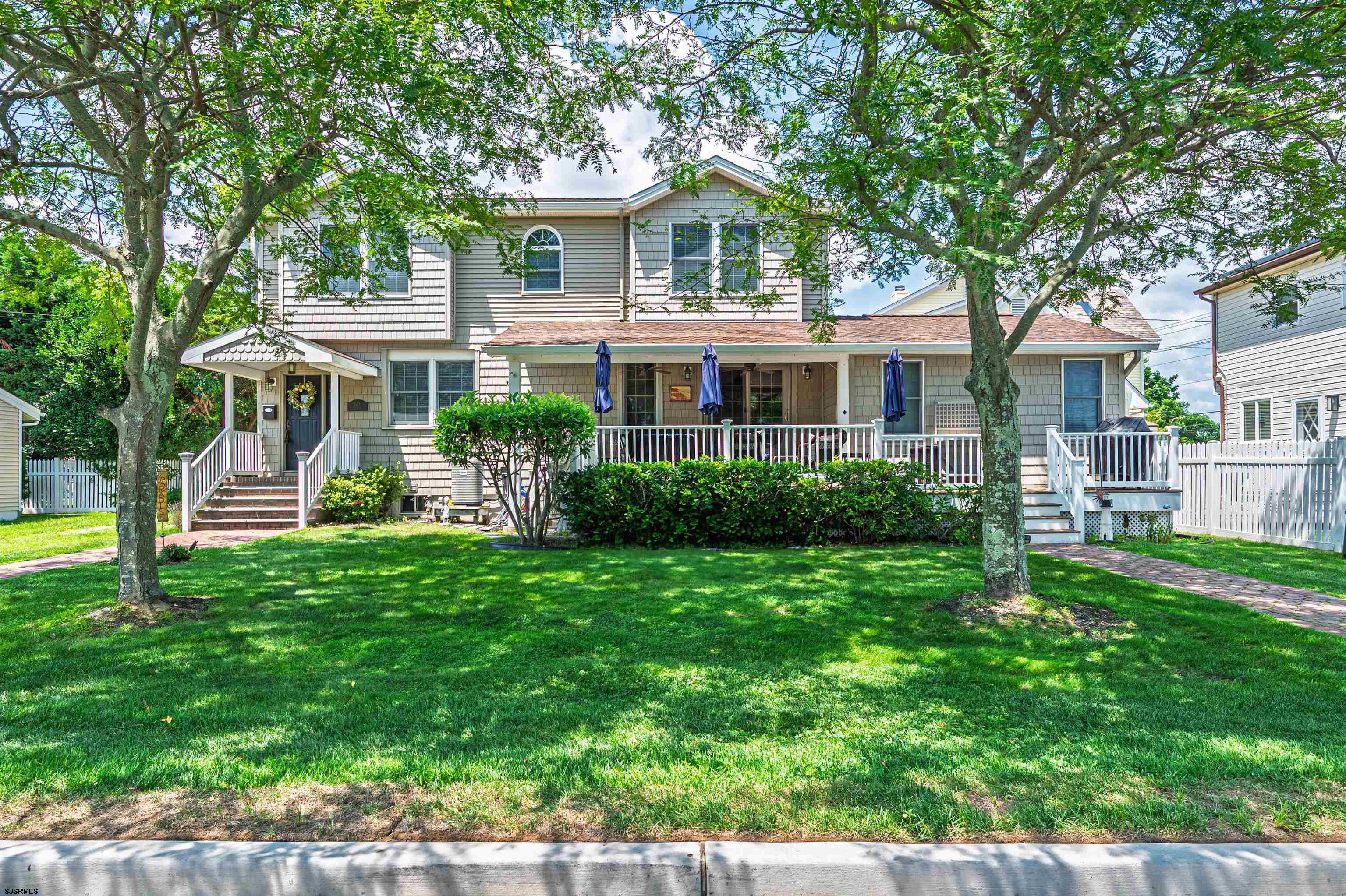 403 N Oak Terrace