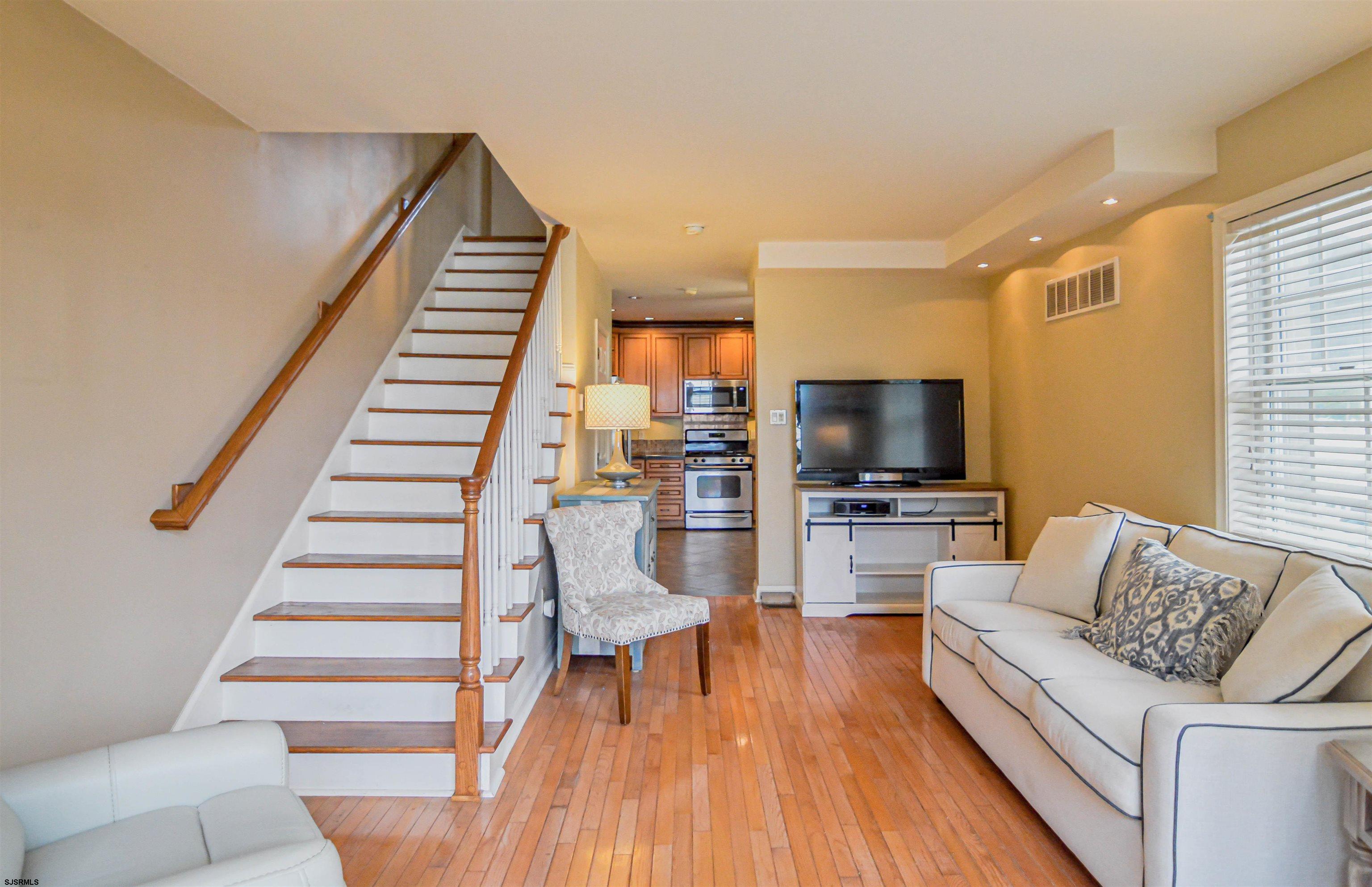 403 N Oak Terrace