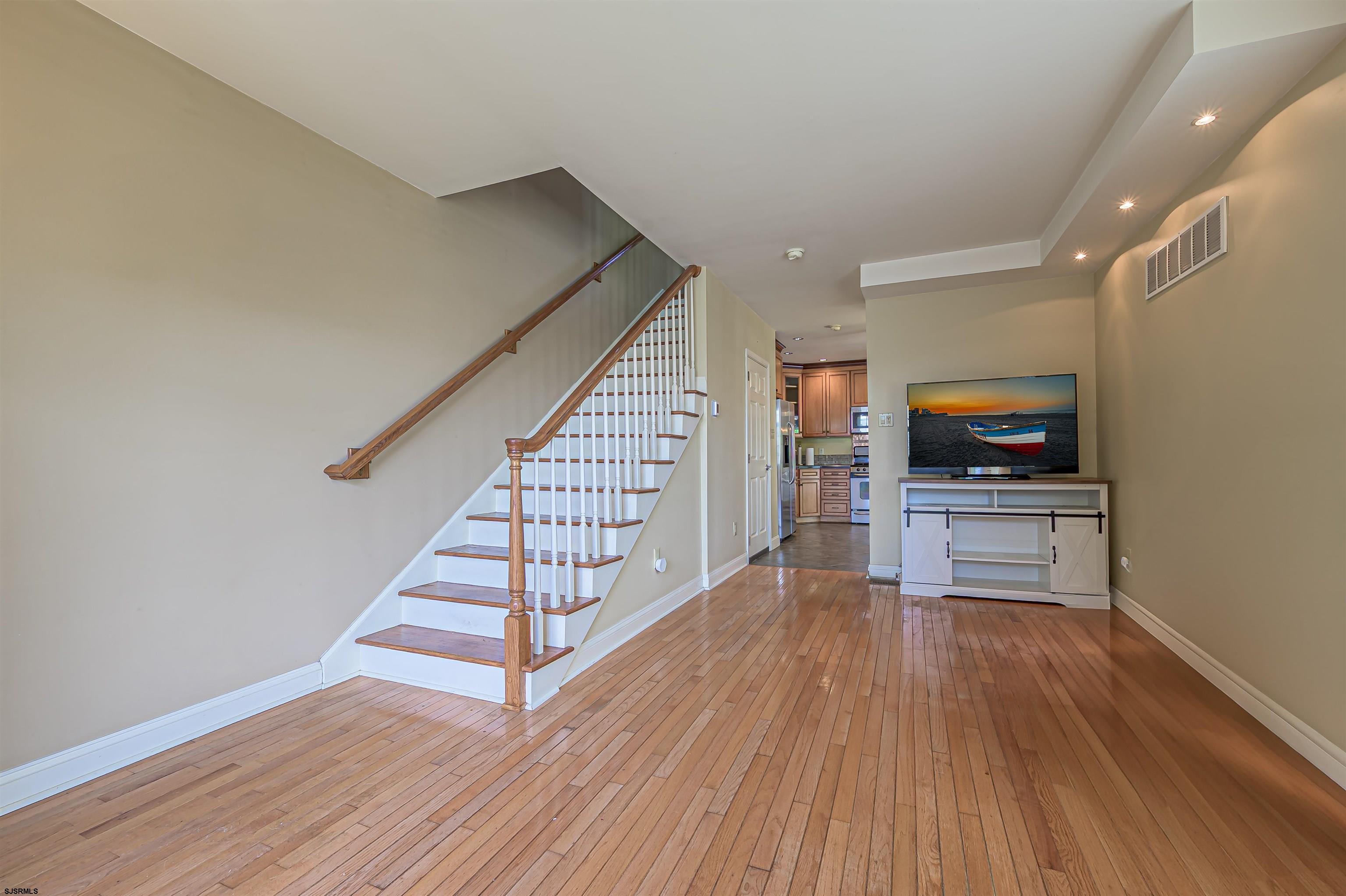 403 N Oak Terrace