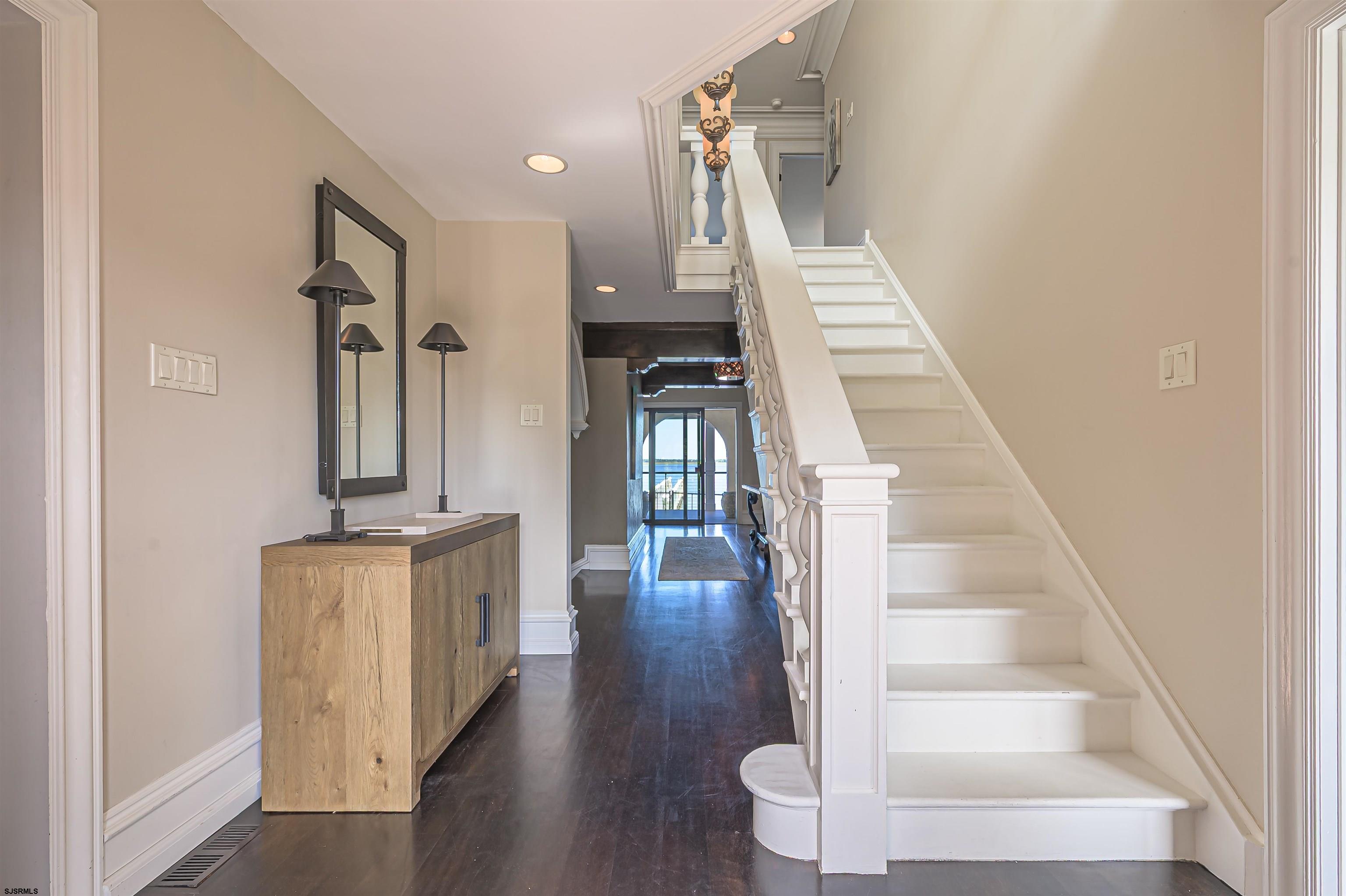 7403 Bayshore Dr