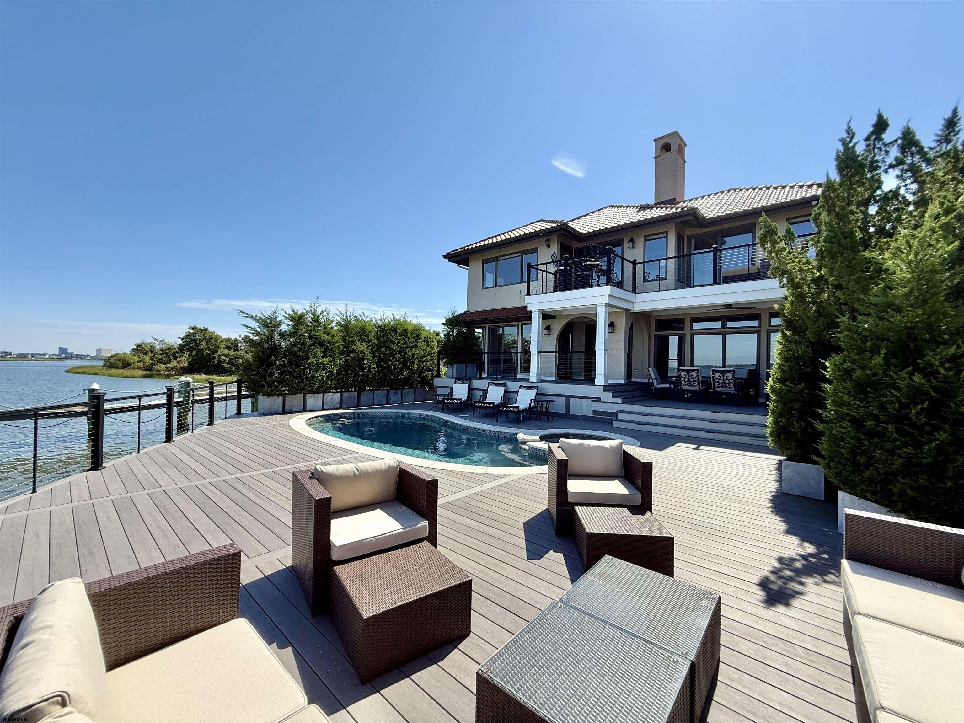 7403 Bayshore Dr