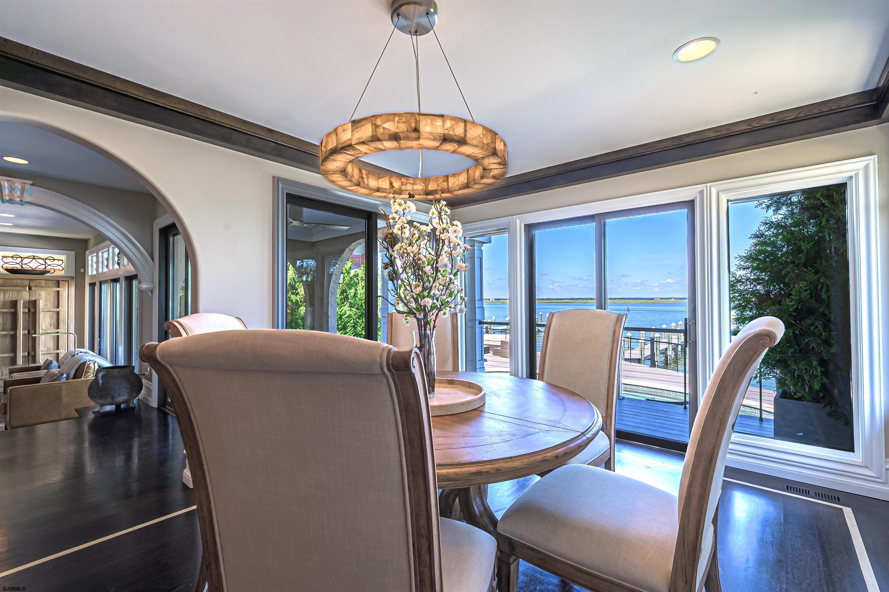 7403 Bayshore Dr