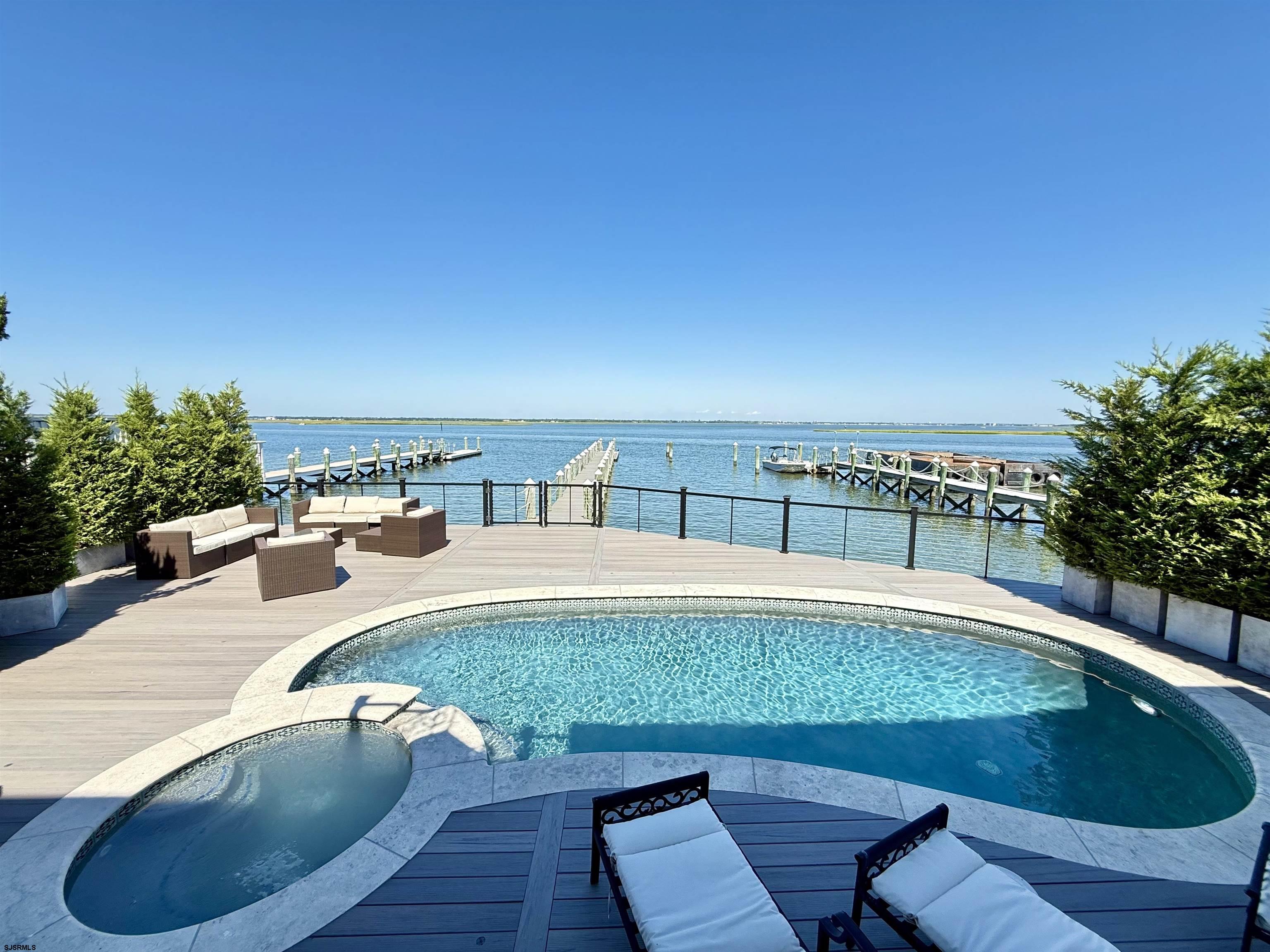 7403 Bayshore Dr