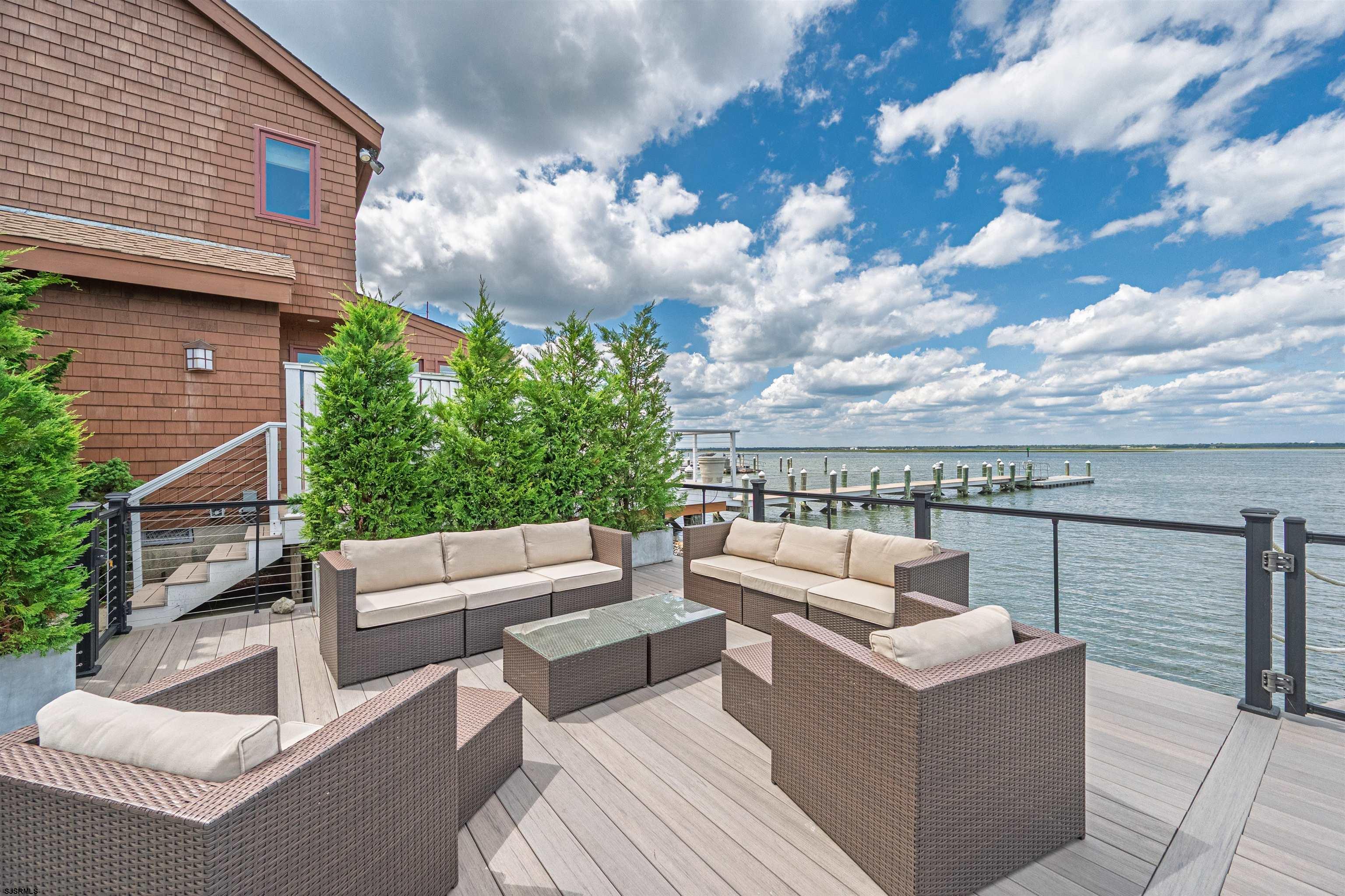 7403 Bayshore Dr