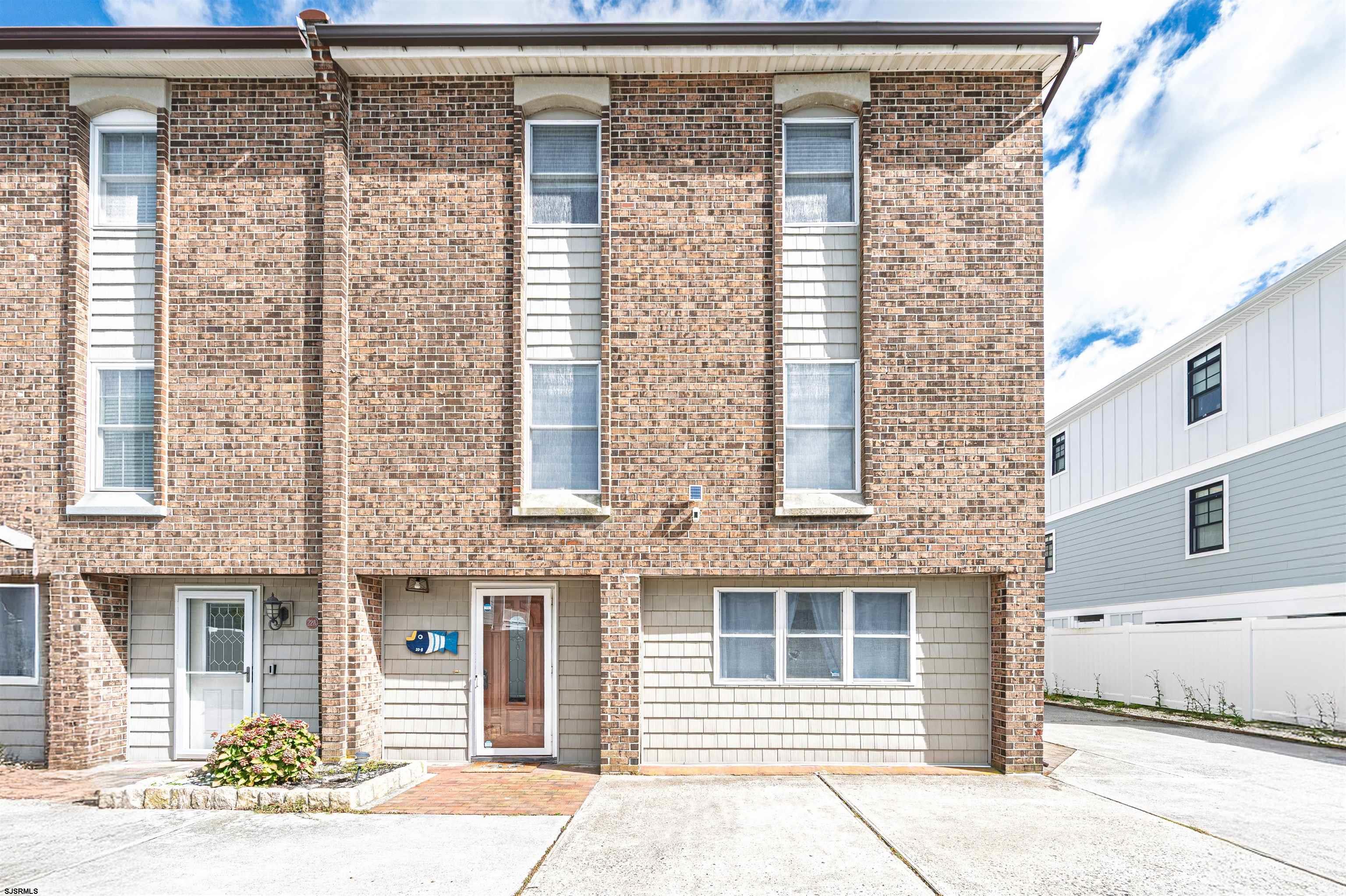 20 N Washington Ave