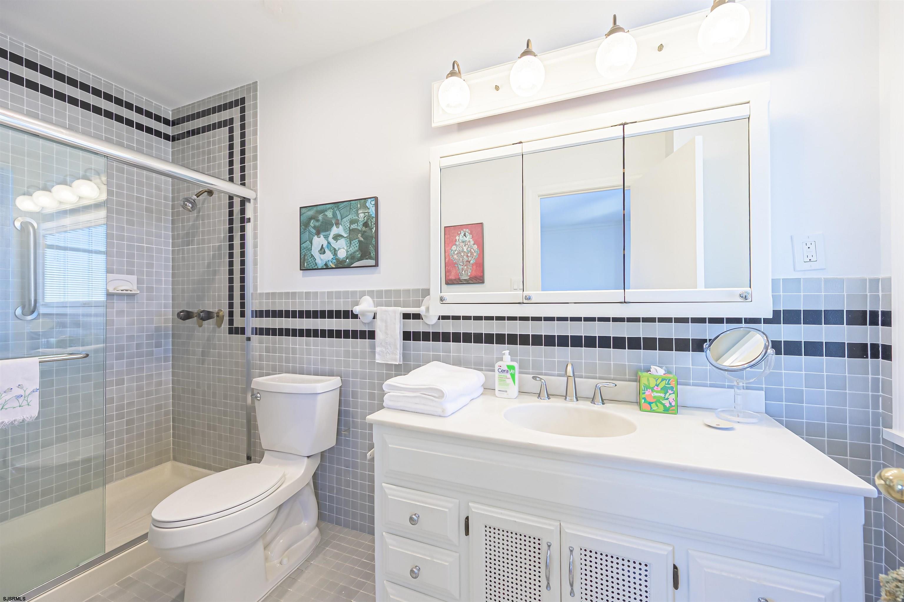 112 S Oxford Unit 904 Ave Unit: 904