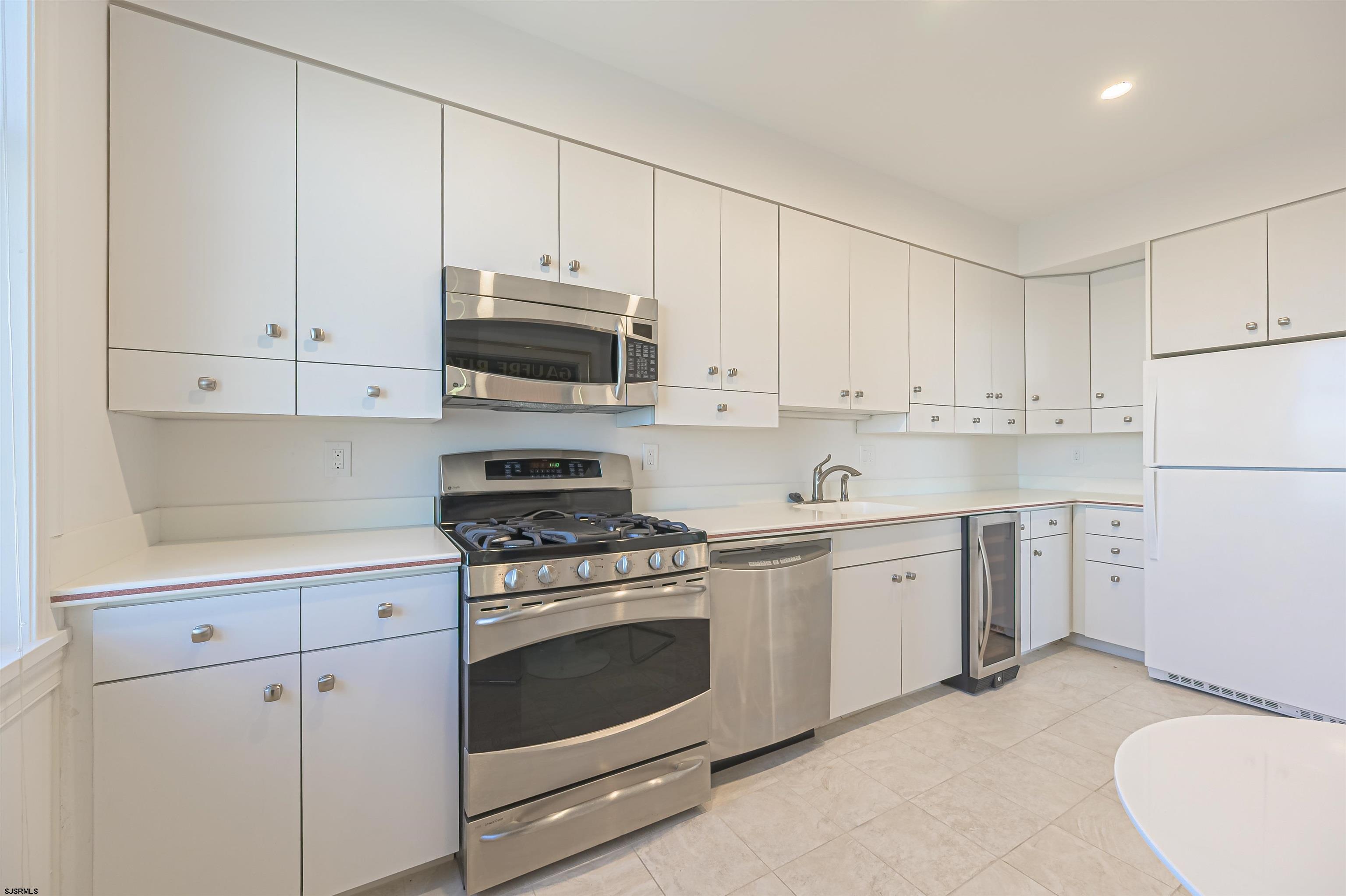 112 S Oxford Unit 904 Ave Unit: 904