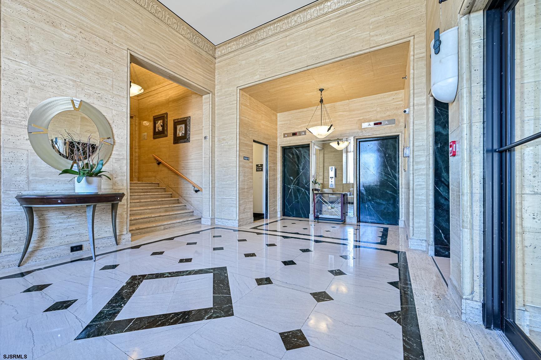 112 S Oxford Unit 904 Ave Unit: 904