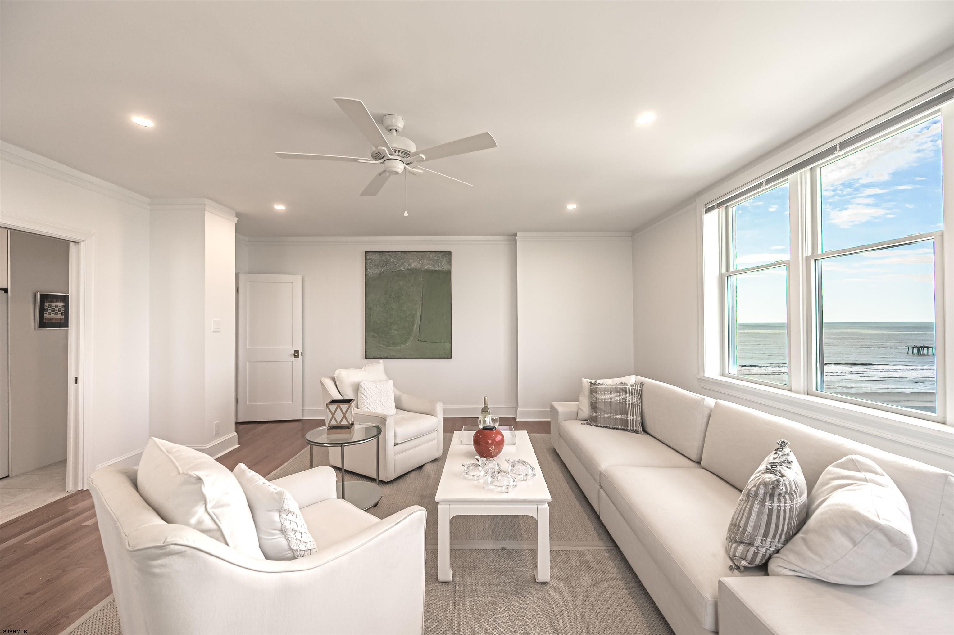 112 S Oxford Unit 904 Ave Unit: 904