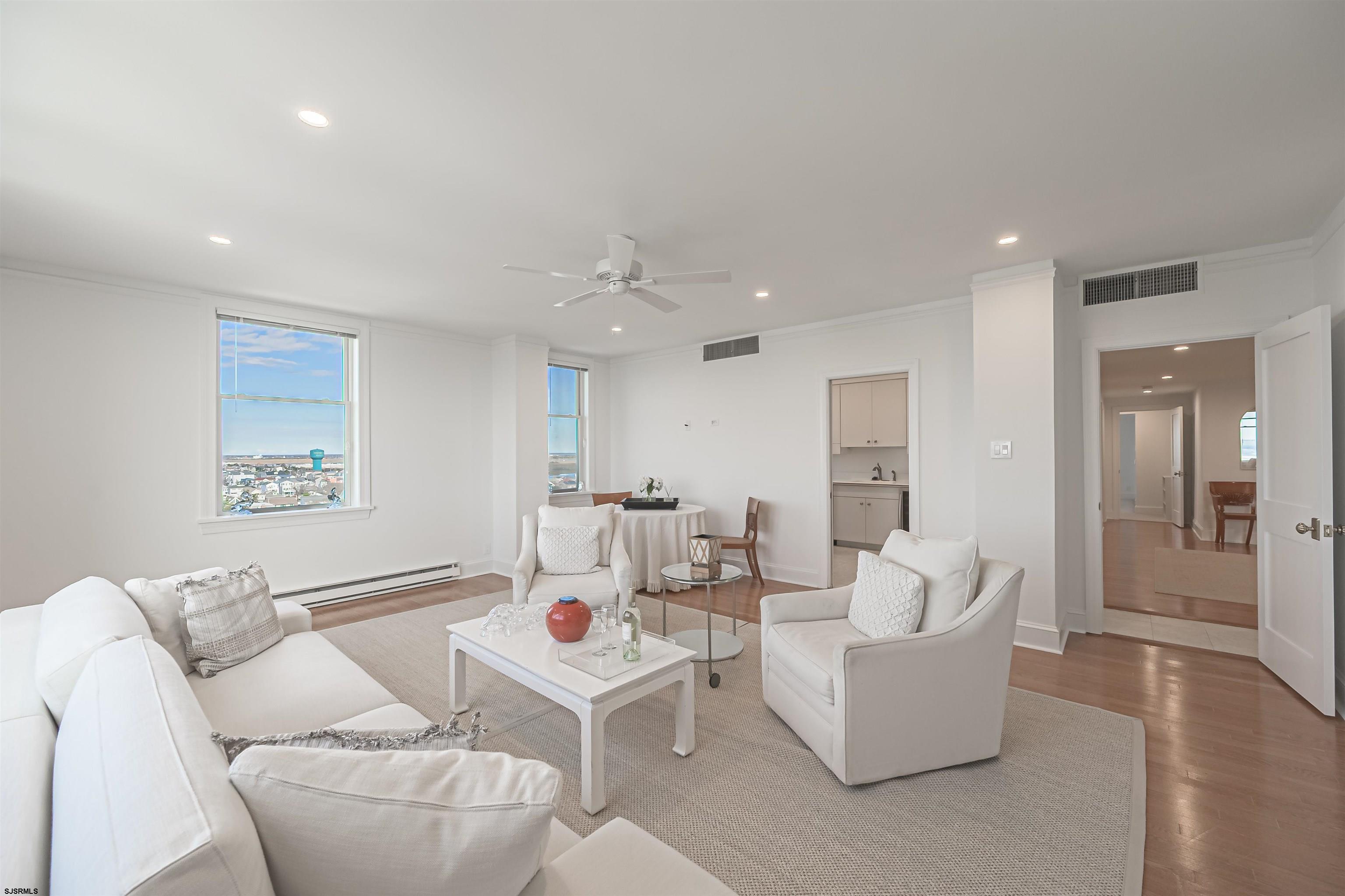 112 S Oxford Unit 904 Ave Unit: 904