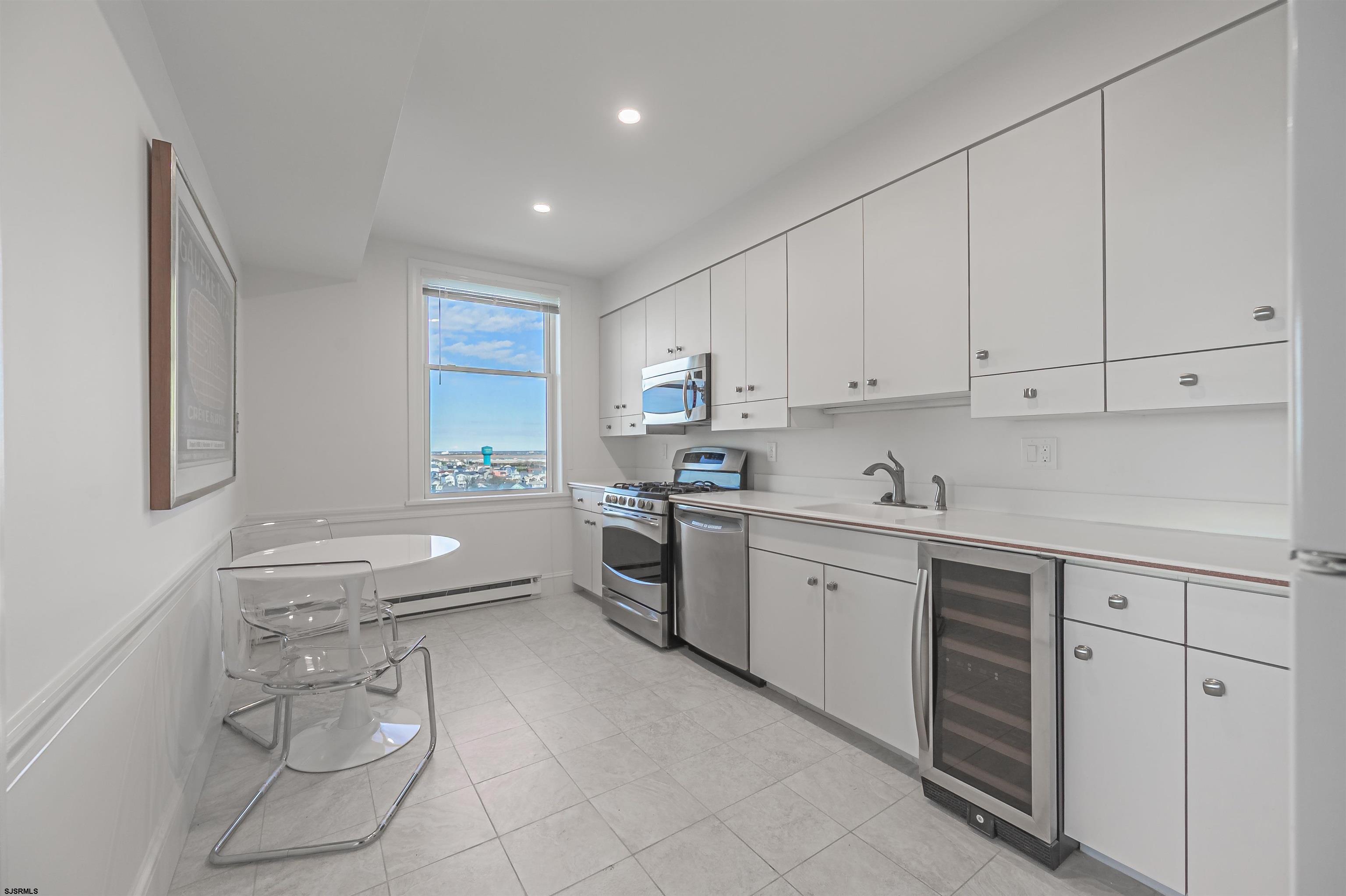 112 S Oxford Unit 904 Ave Unit: 904