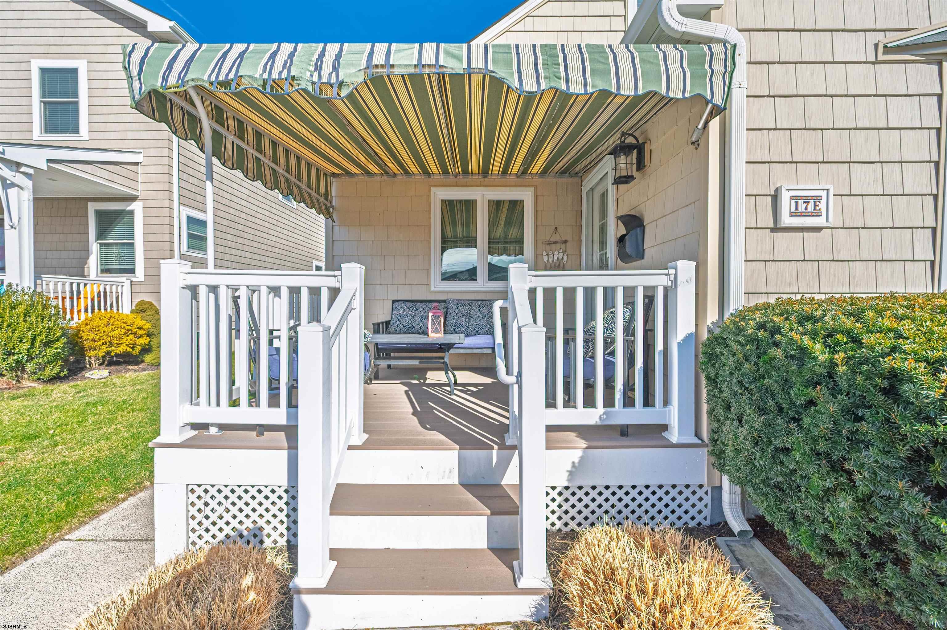 17 E Colmar Circle