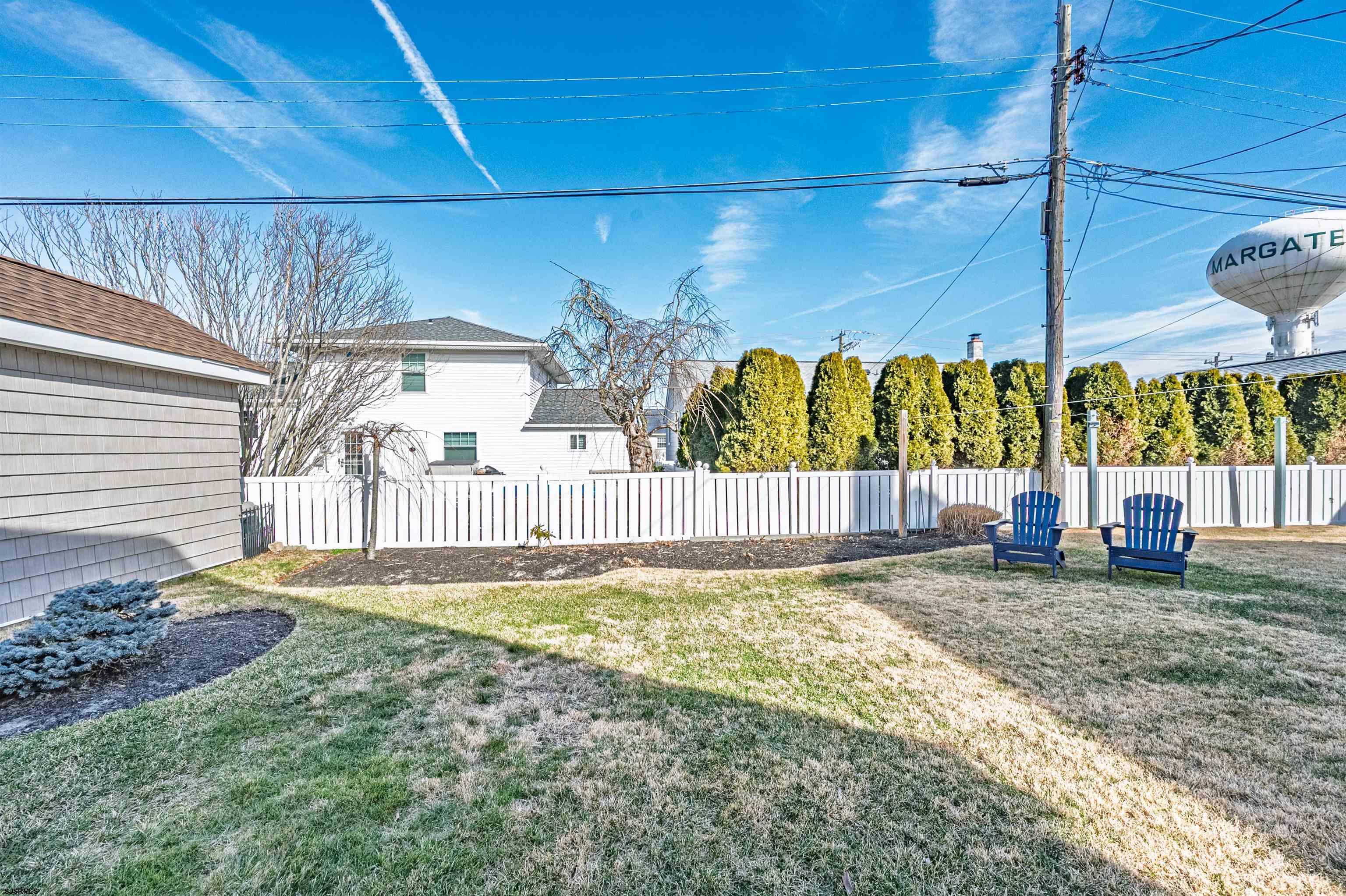 17 E Colmar Circle