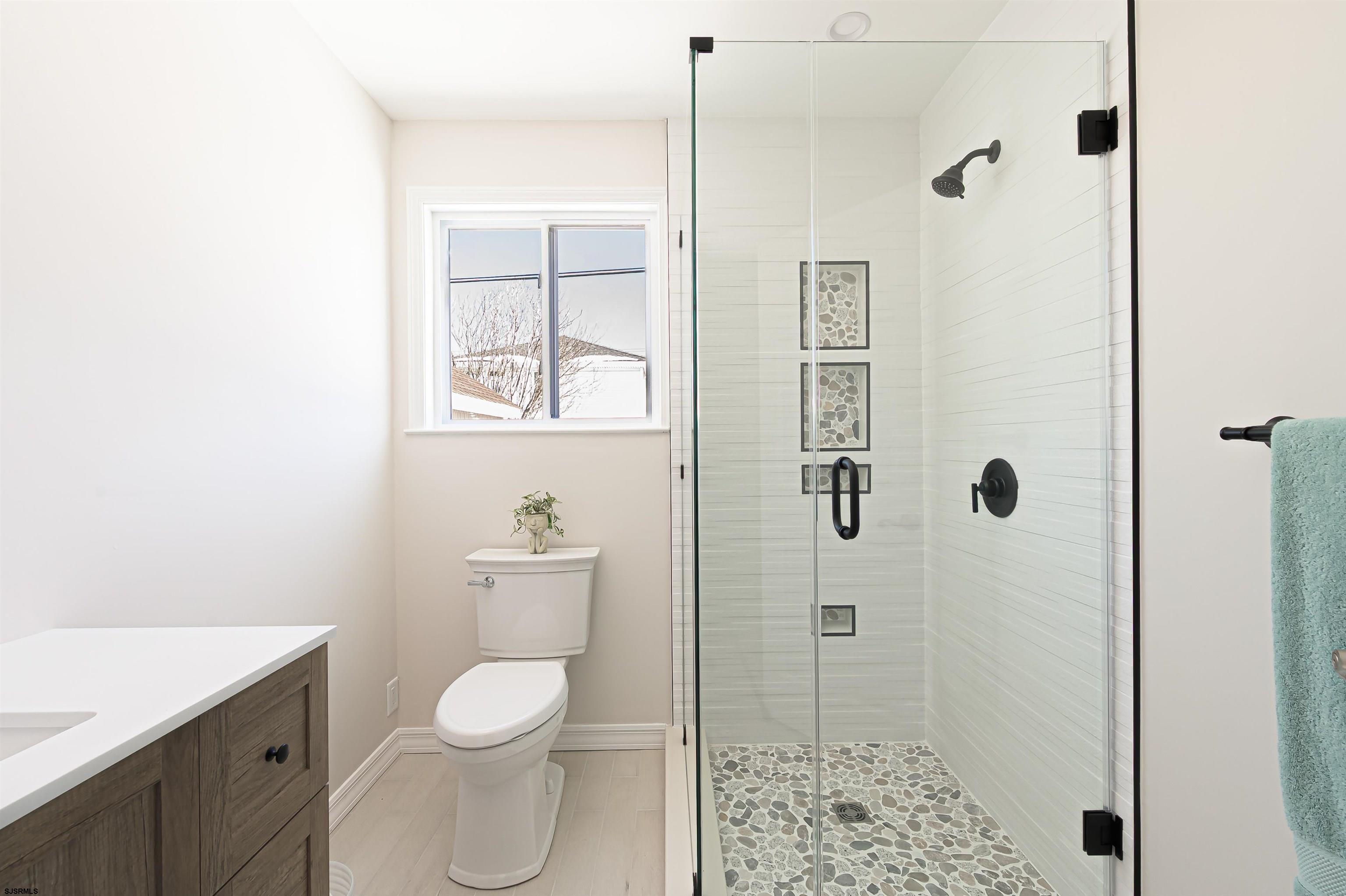 17 E Colmar Circle