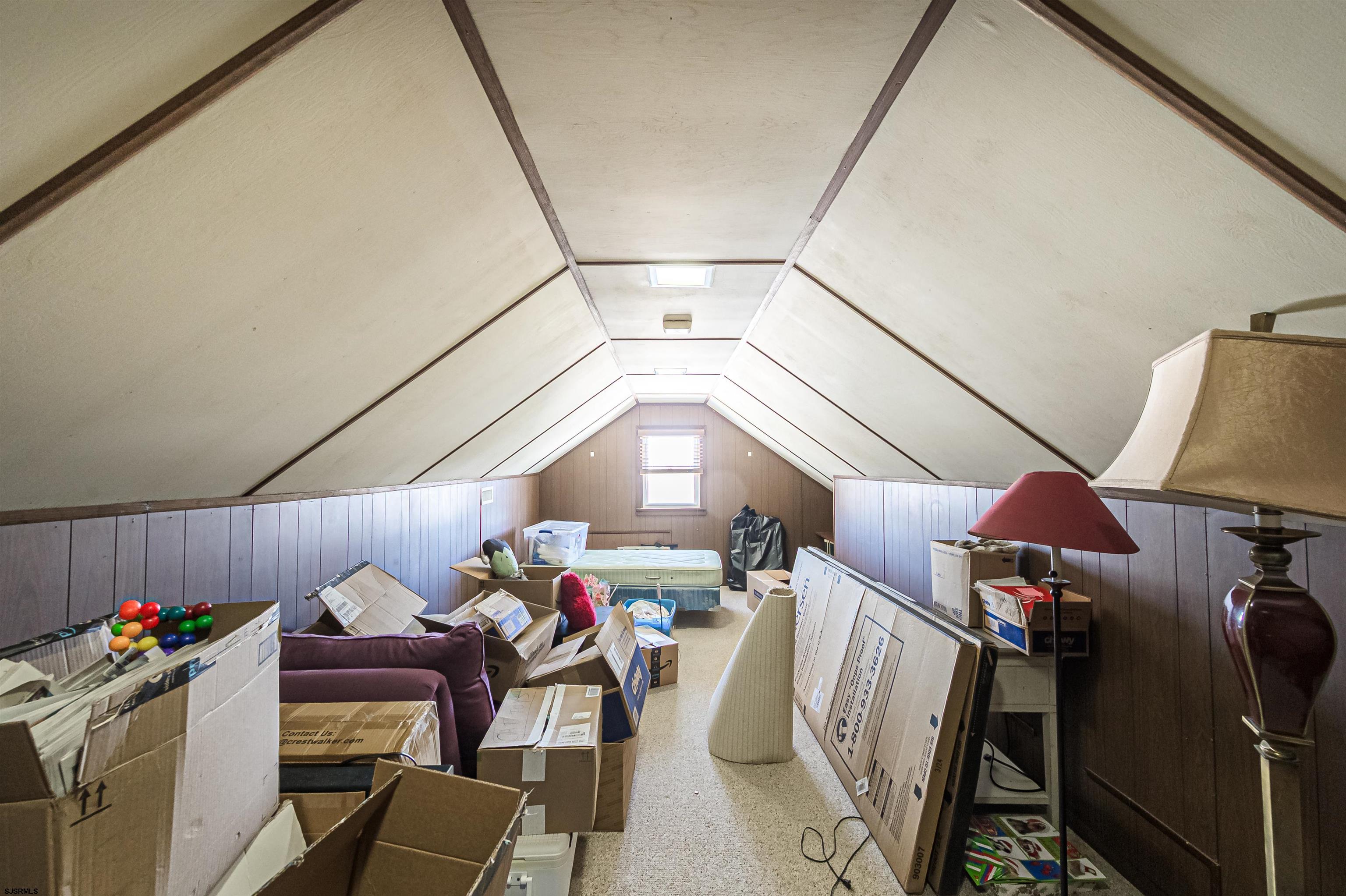 17 E Colmar Circle